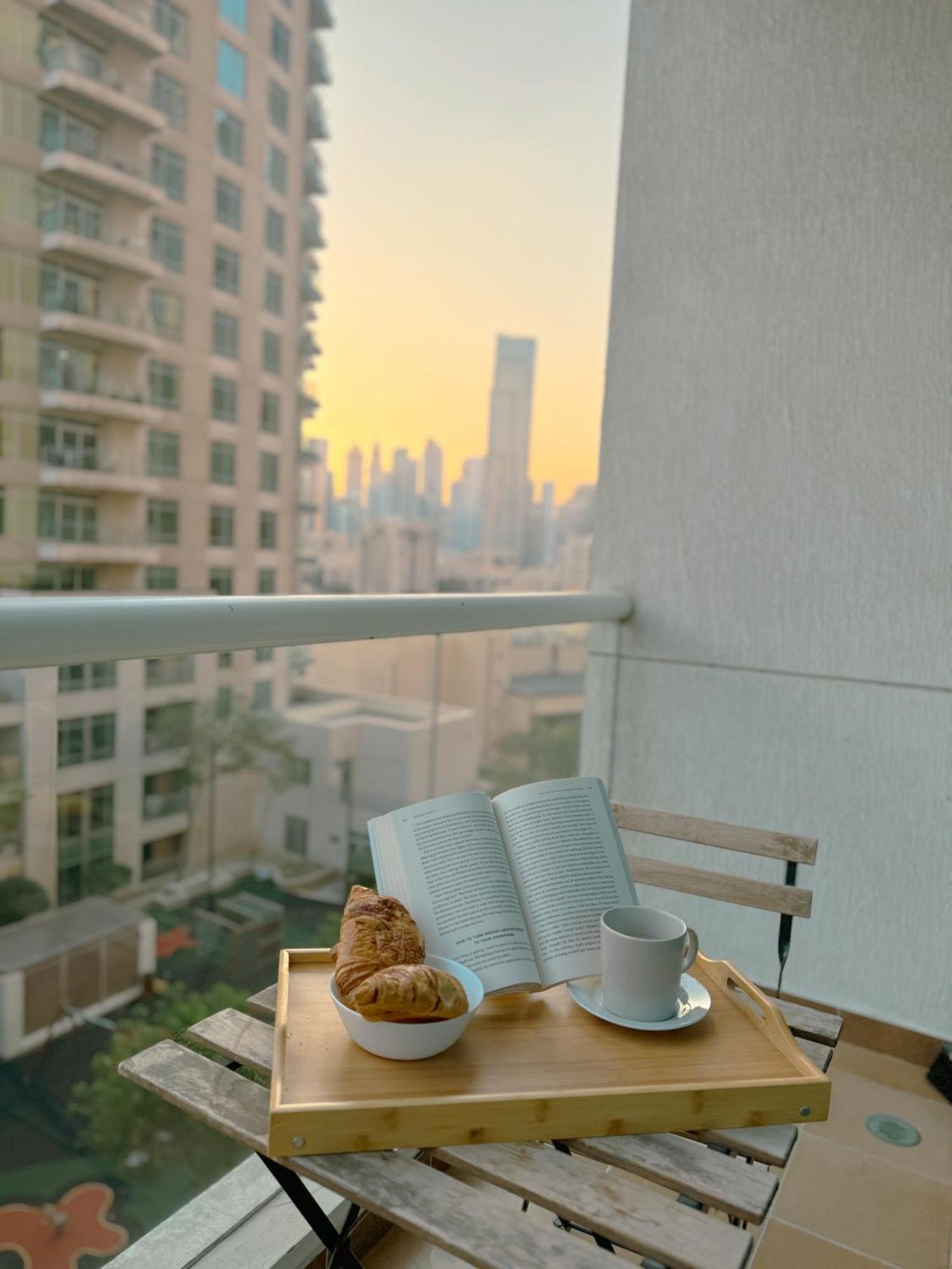 5 Minutes Walk To Mall And Burj Khalifa Apartment