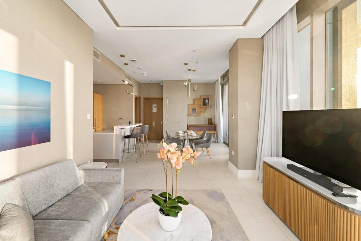 First Class 1br Iconic Sls With Infinity Pool Dubai