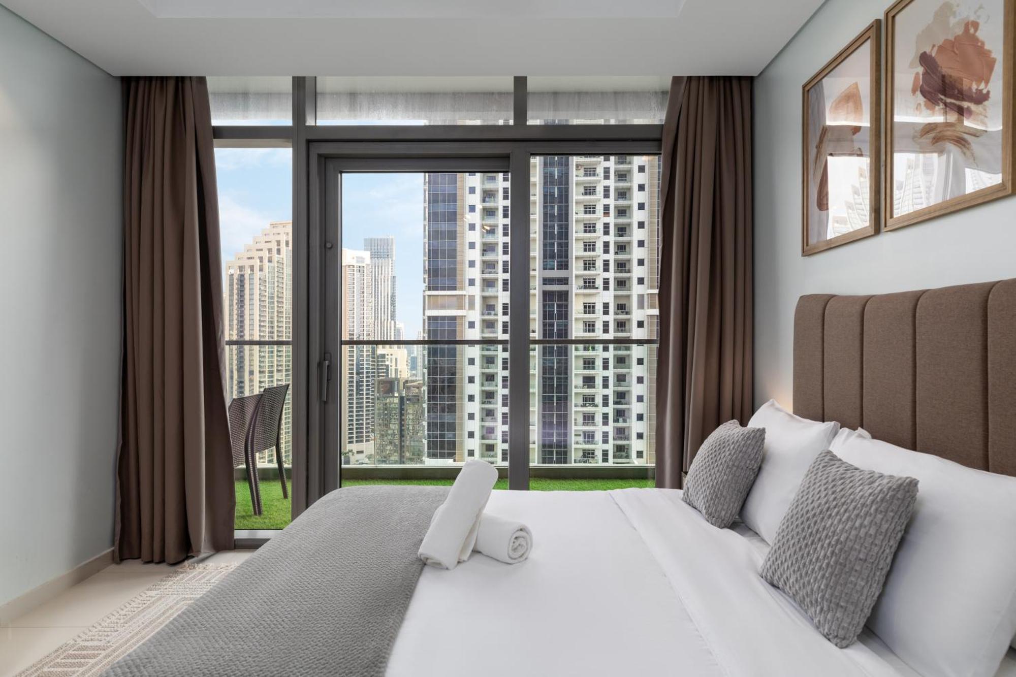 Burj Khalifa Views 2br With Infinity Pool Downtown Apartment