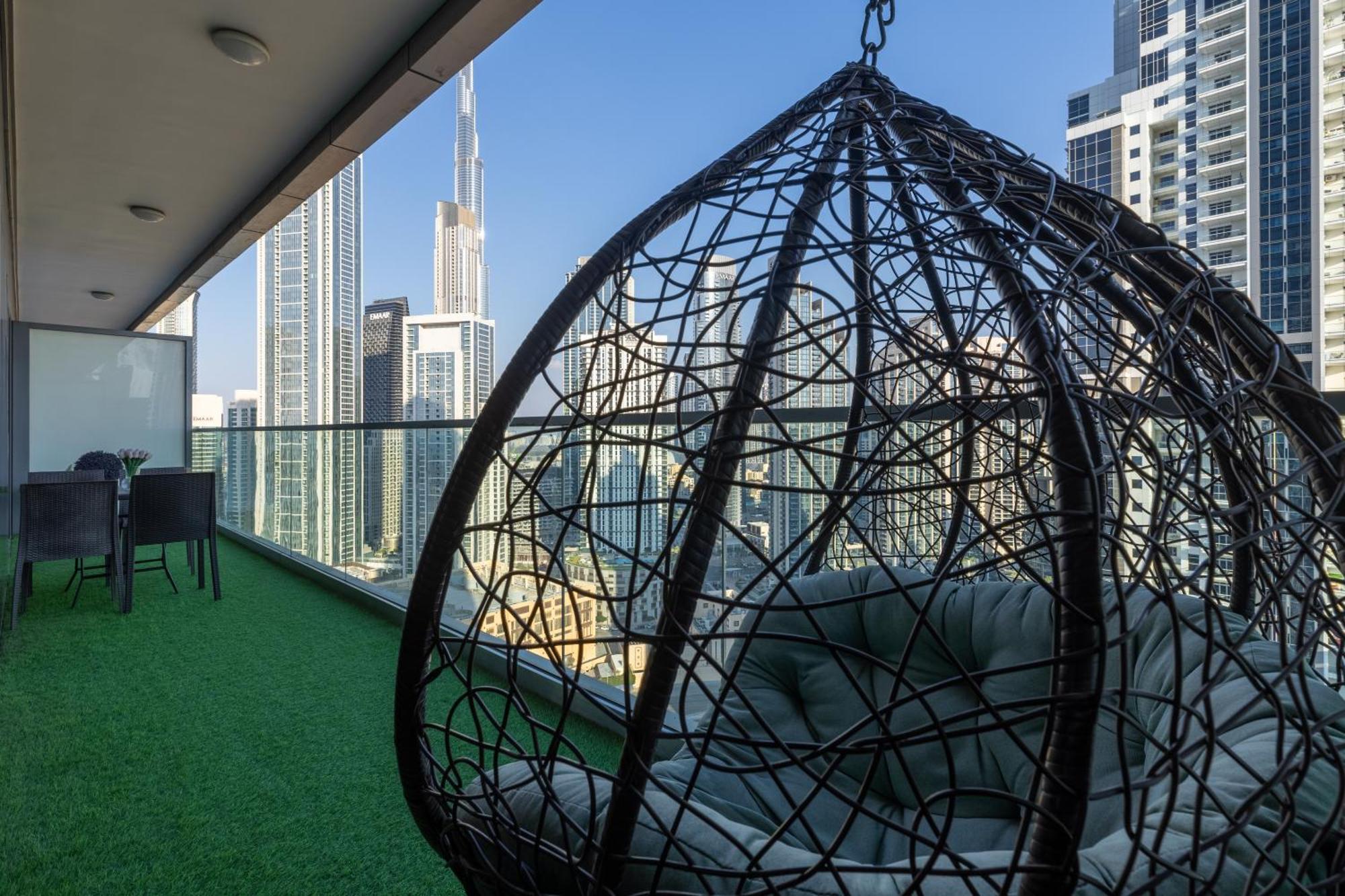 Burj Khalifa Views 2br With Infinity Pool Downtown Apartment Dubai