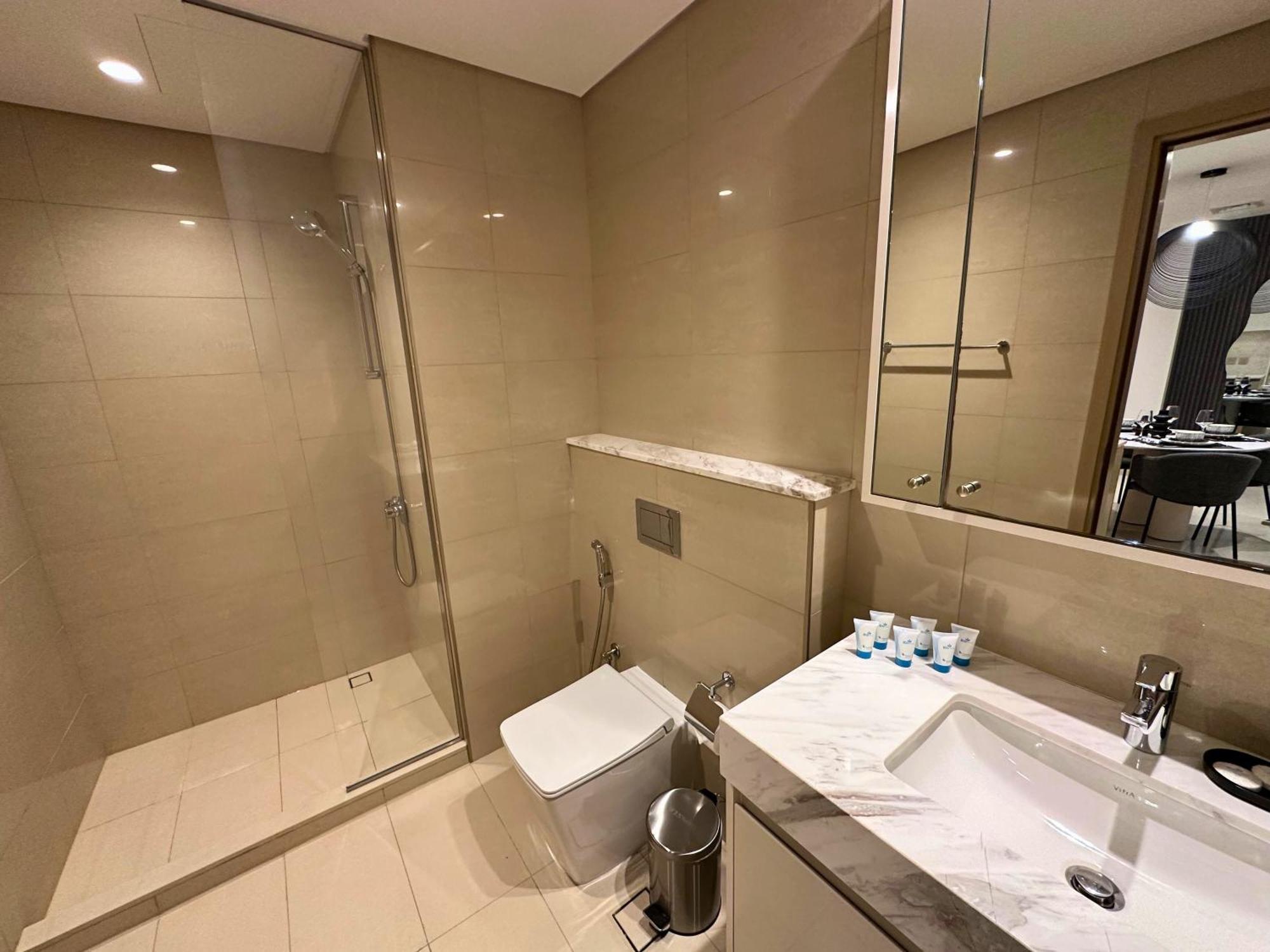 Smartstay At Burj Royale - Unique Downtown Views - Brand New Luxury Apartment Dubai