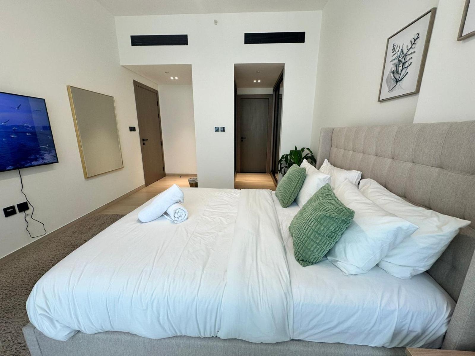 Apartment Brand New 2-bedroom With Balcony
