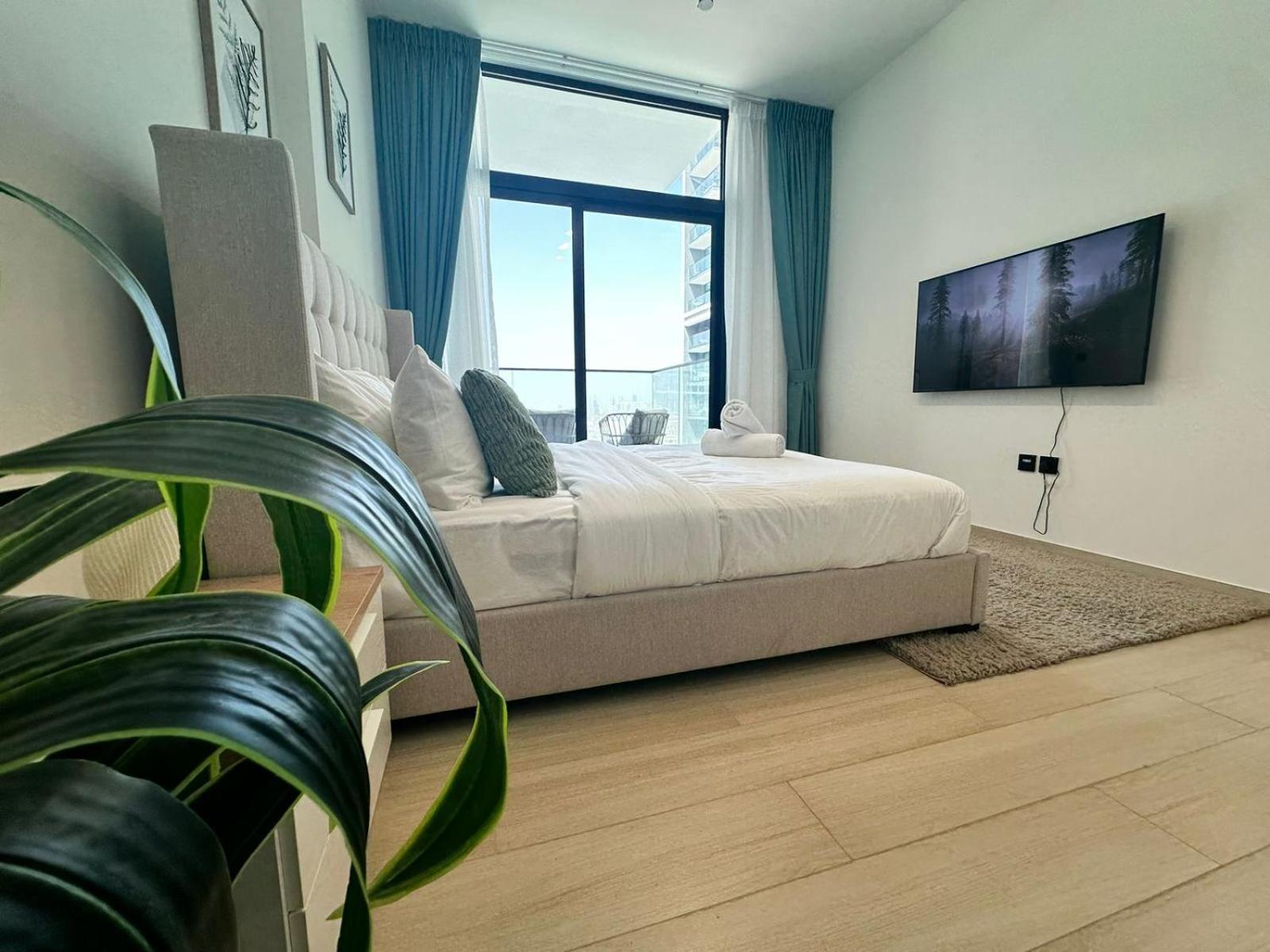 Apartment Brand New 2-bedroom With Balcony Dubai