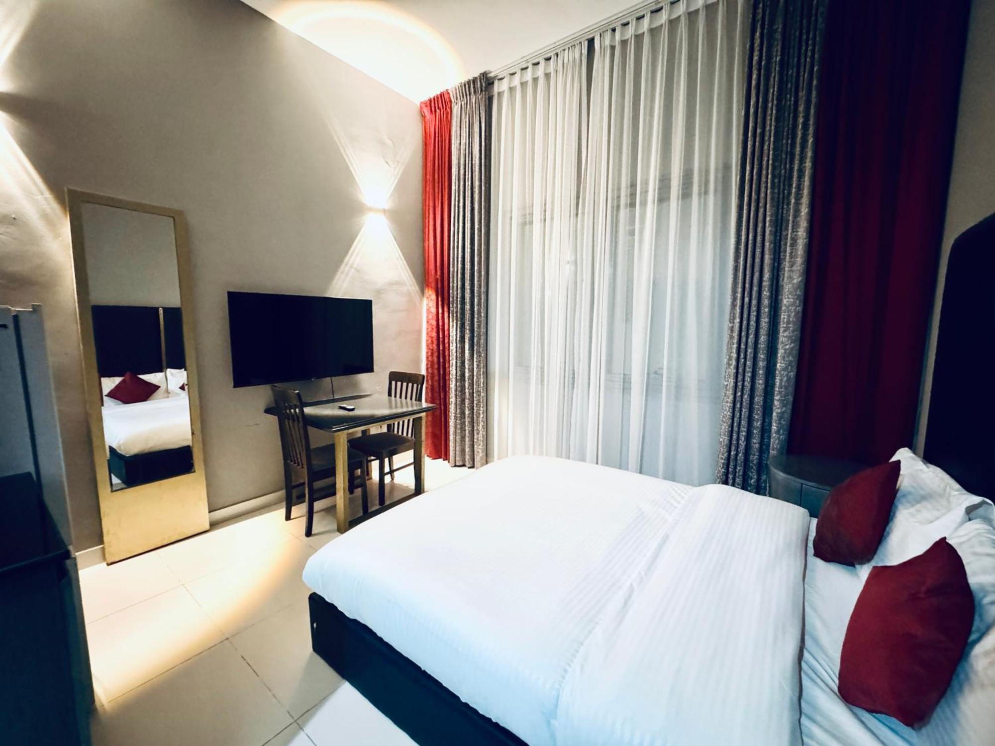 Al Manara Classic Deluxe Apartment Dubai