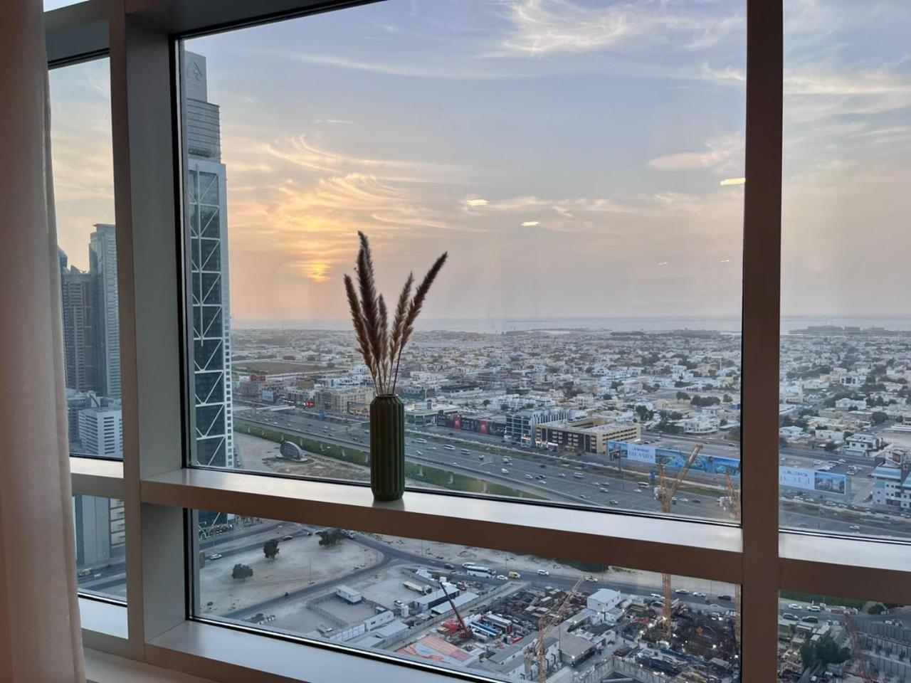Bright And Spacious Flat Downtown Burj Khalifa Apartment Dubai