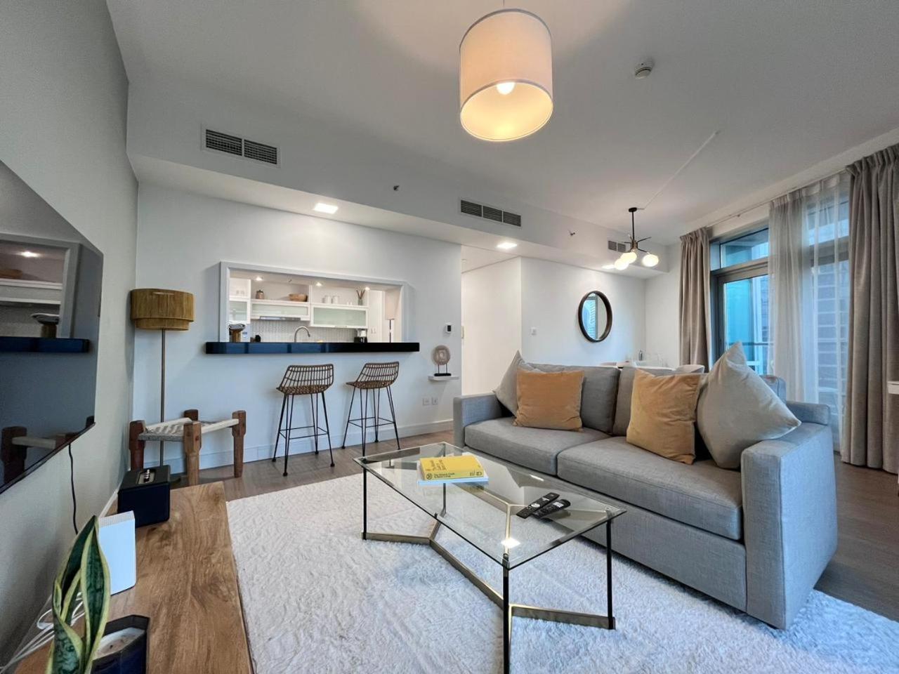 Bright And Spacious Flat Downtown Burj Khalifa Apartment Dubai