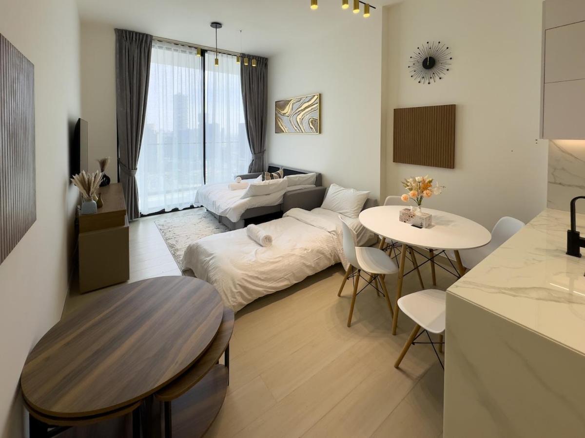 Cozy 1br In Jvc- Netflix, Pool, Pet Free Apartment *
