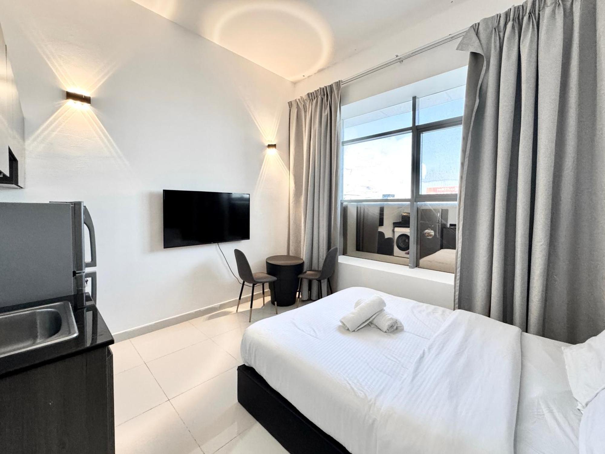 Al Manara Classic Deluxe *