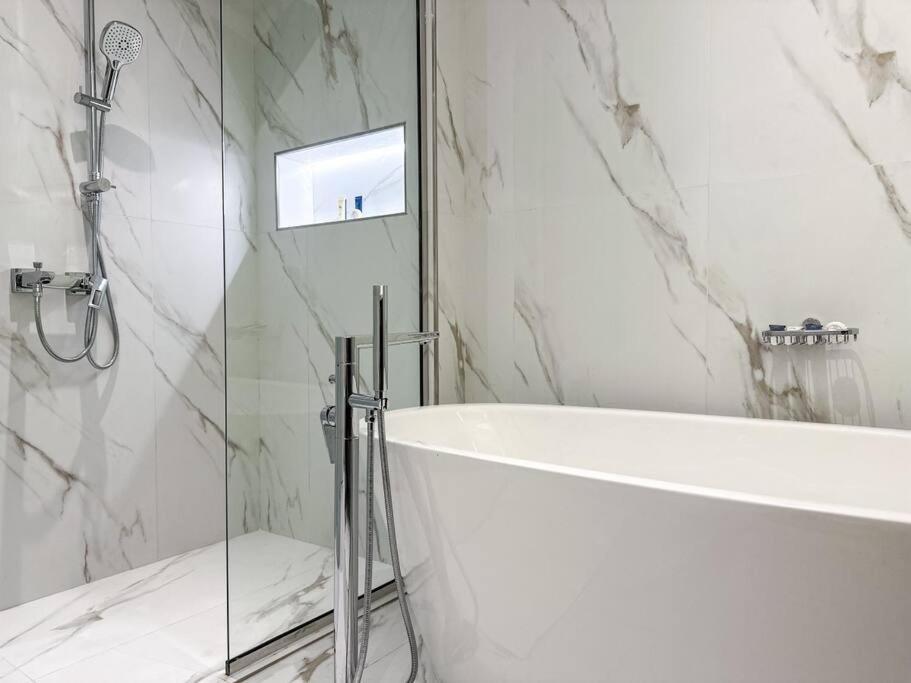 Fantastic Flat In Tiararesidence Apartment