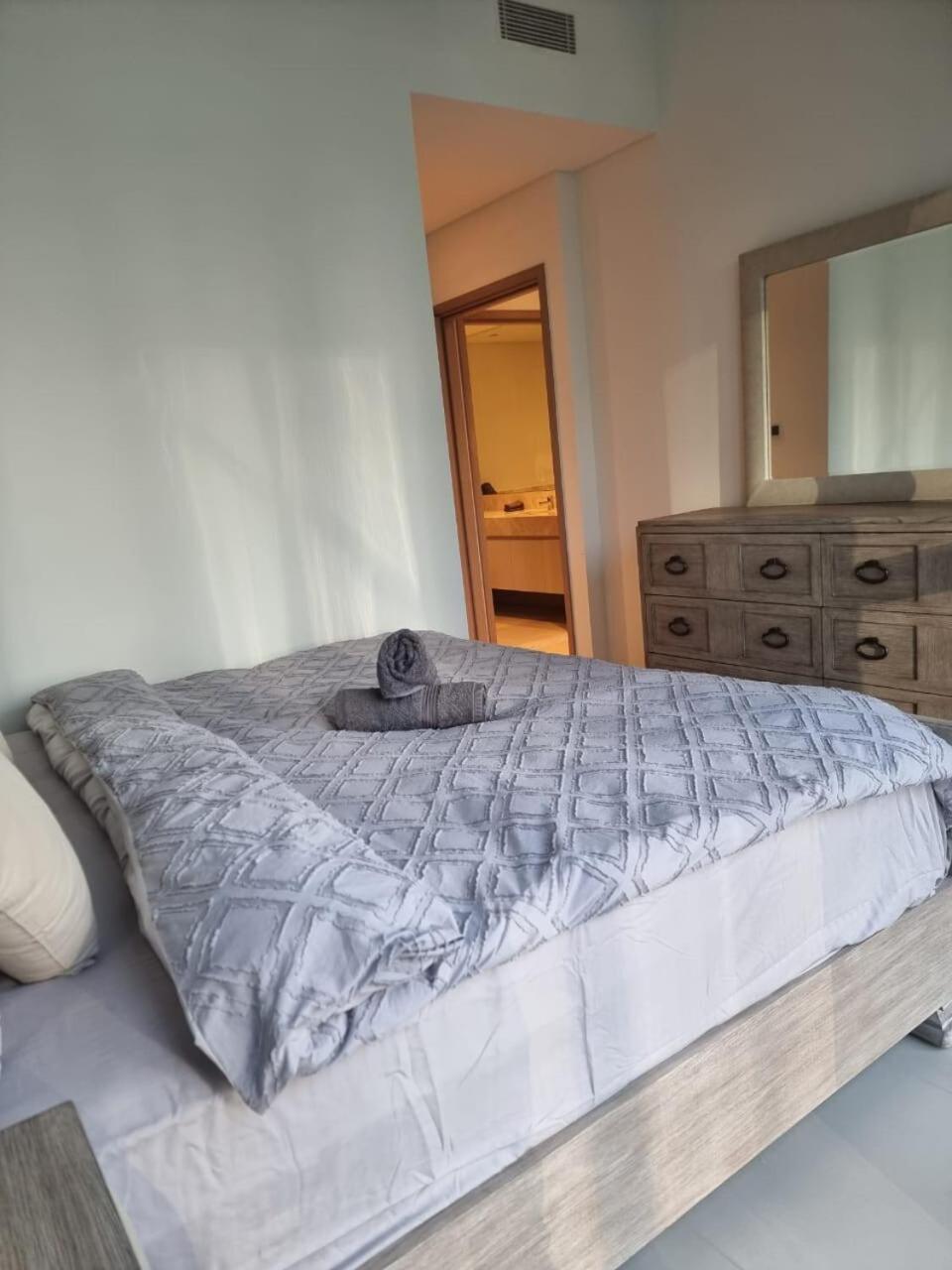 Luxury 2 Bedroom Act 1 Apartment Dubai