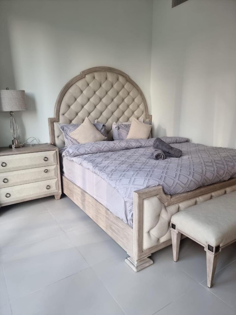 Luxury 2 Bedroom Act 1