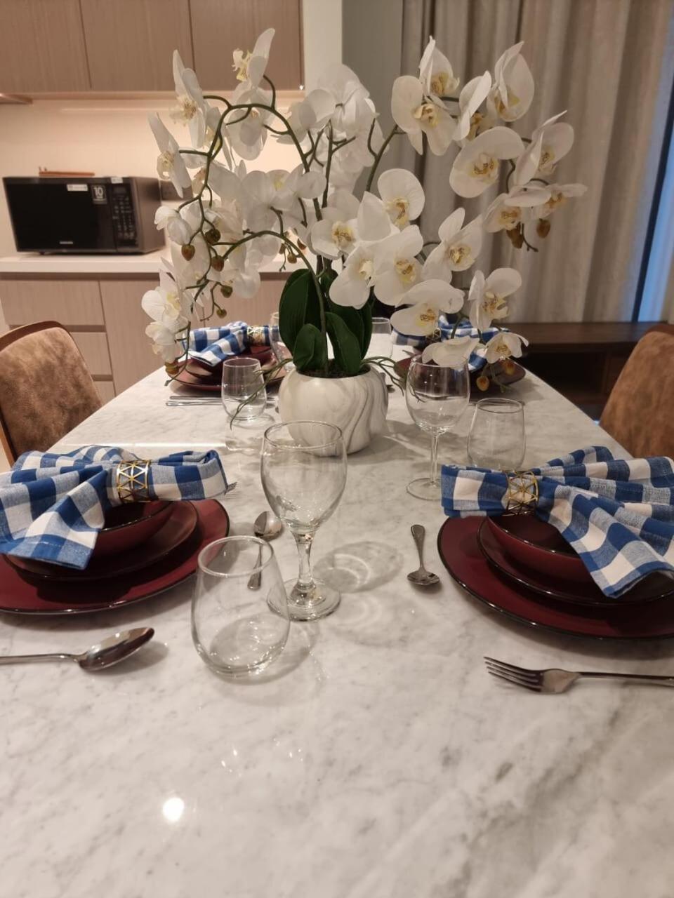Luxury 2 Bedroom Act 1 * Dubai