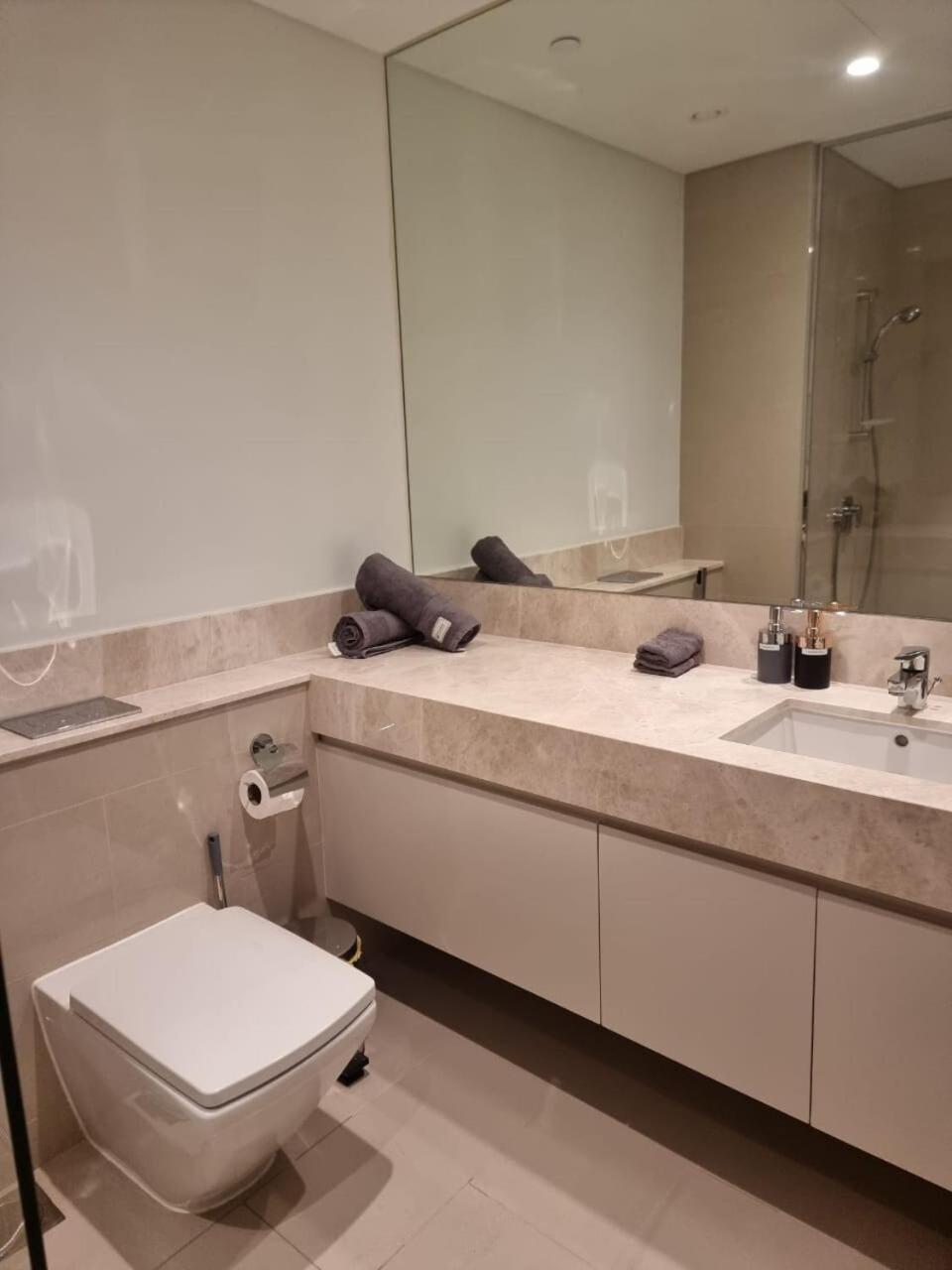 Apartment Luxury 2 Bedroom Act 1