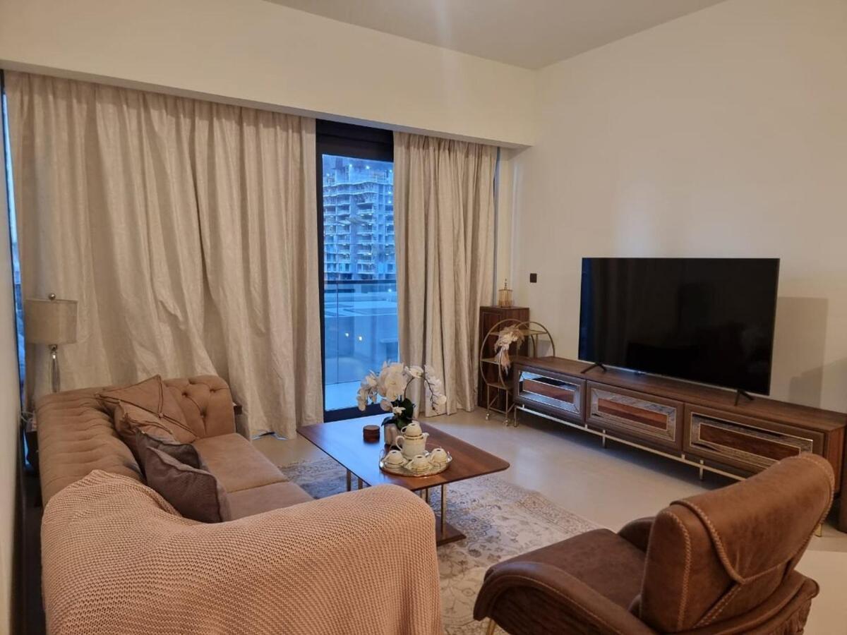 Apartment Luxury 2 Bedroom Act 1 Dubai
