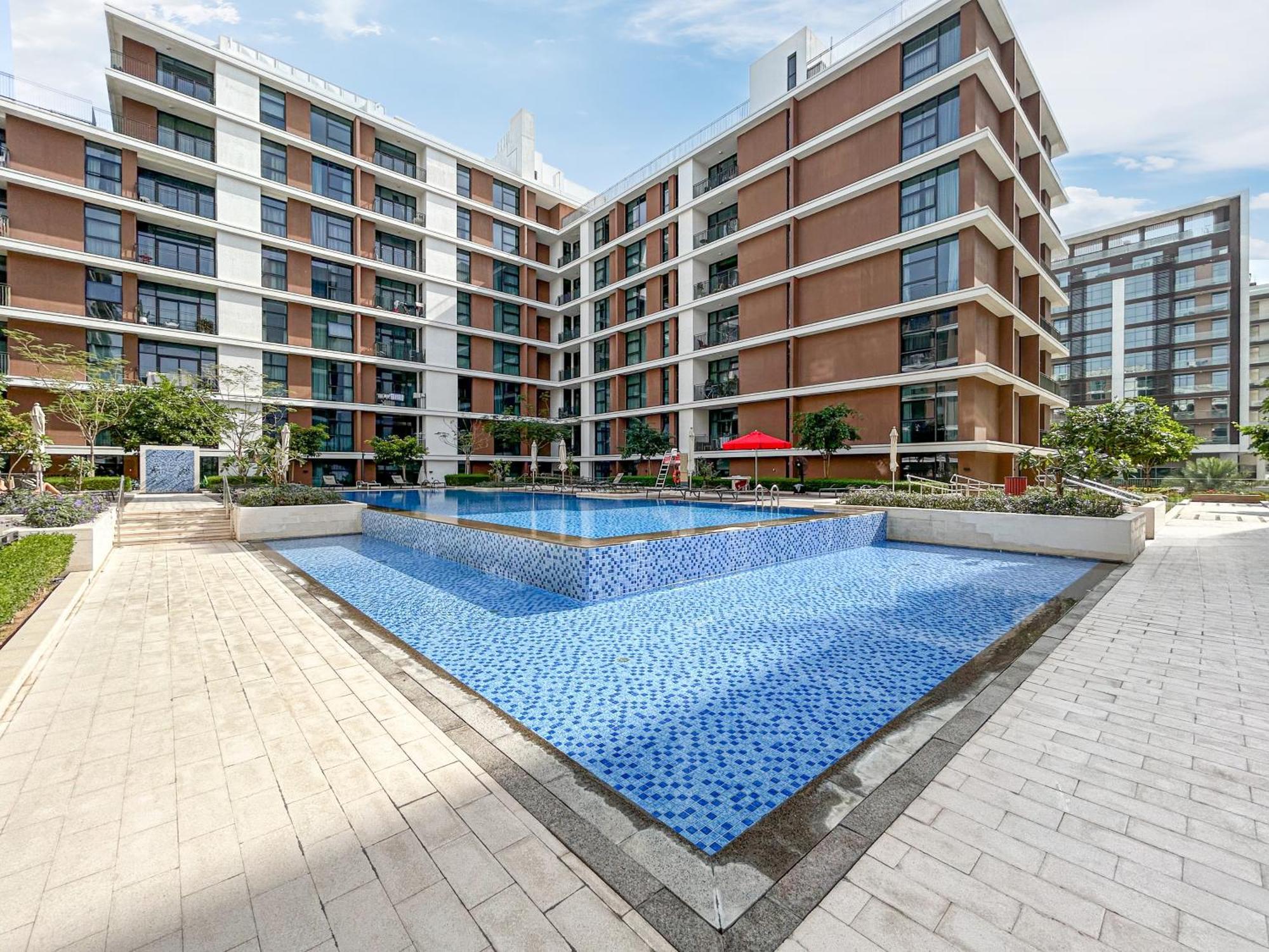 Premium In Park Point Near Hills Mall Apartment