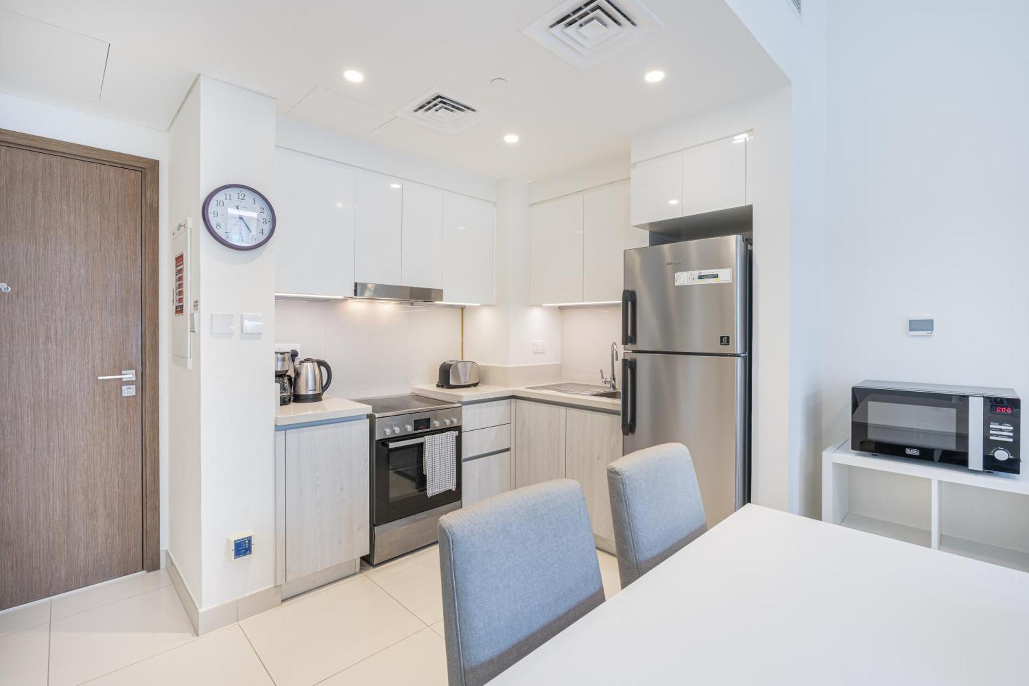 Premium In Park Point Near Hills Mall * Dubai