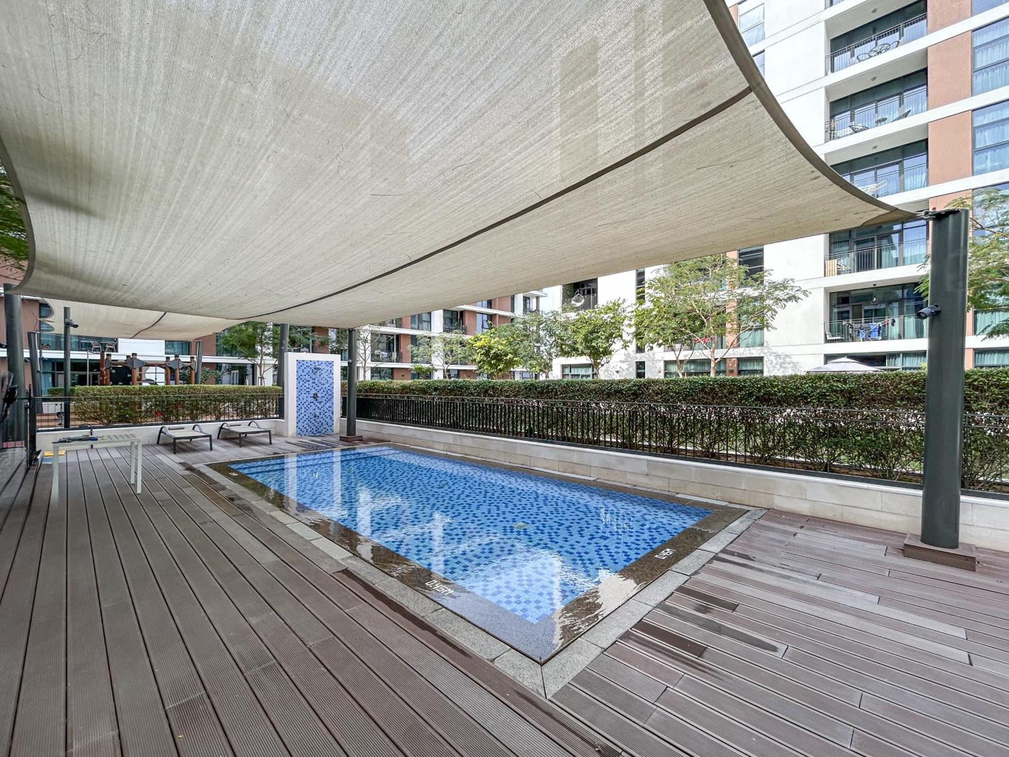 Premium In Park Point Near Hills Mall Apartment