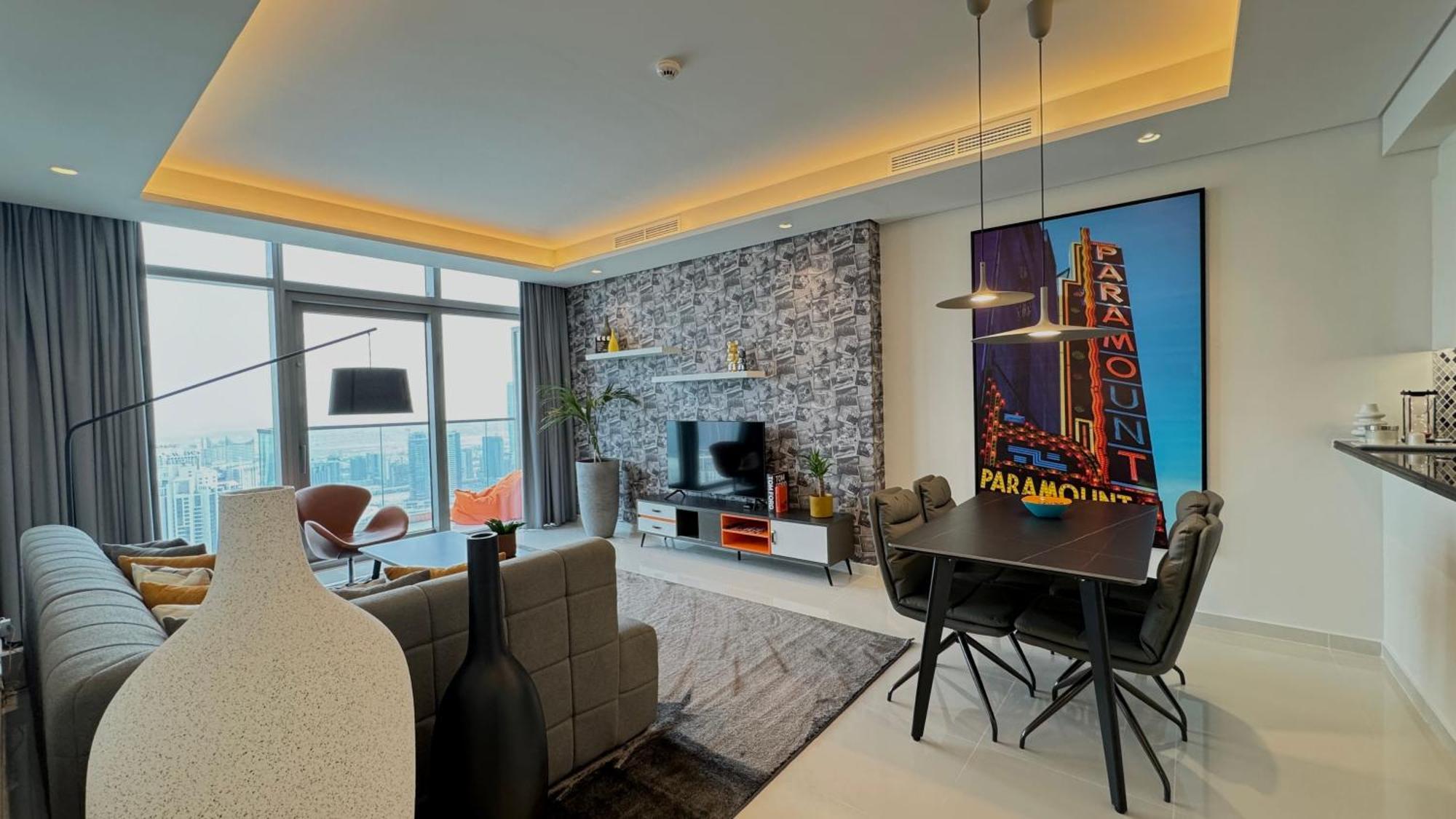 Paramount Tower And Residences With Infinity Sky Pool Dubai