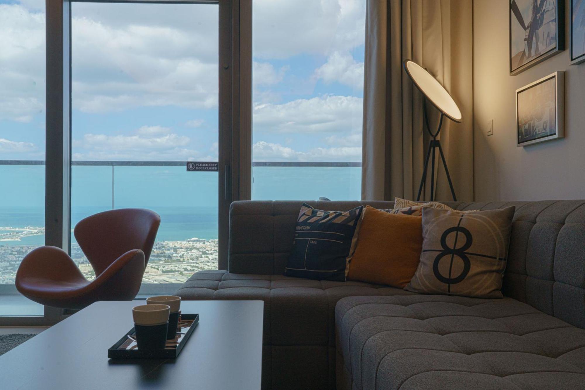 Paramount Tower And Residences With Infinity Sky Pool Apartment