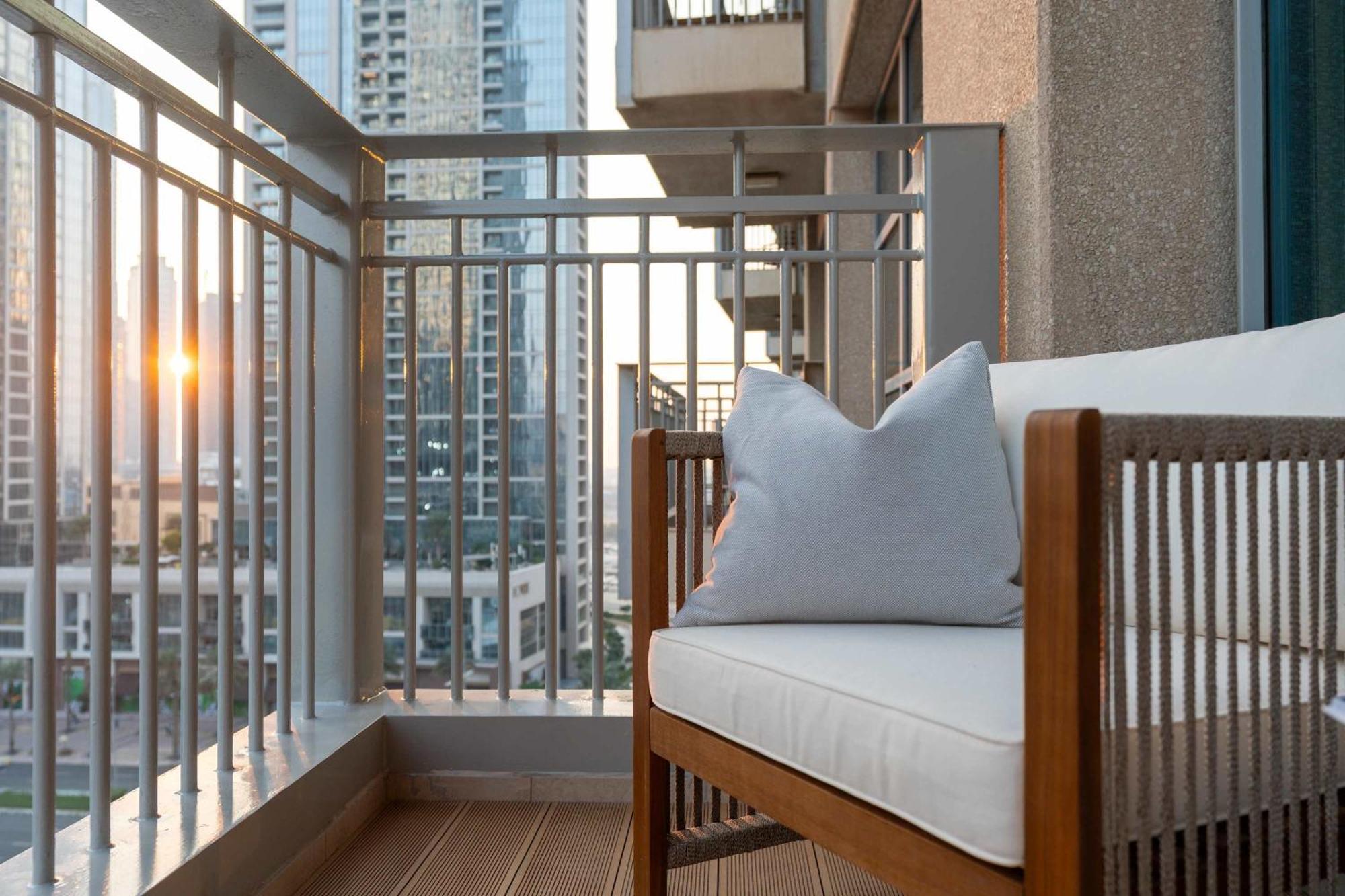 Apartment Stylish 1br In Downtown With Fountain Views