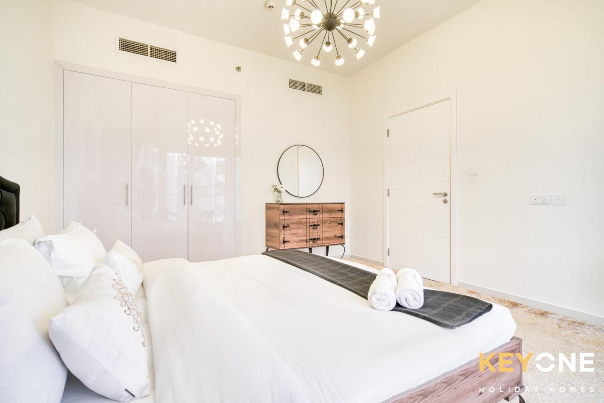 Modish One Bedroom Apartment *