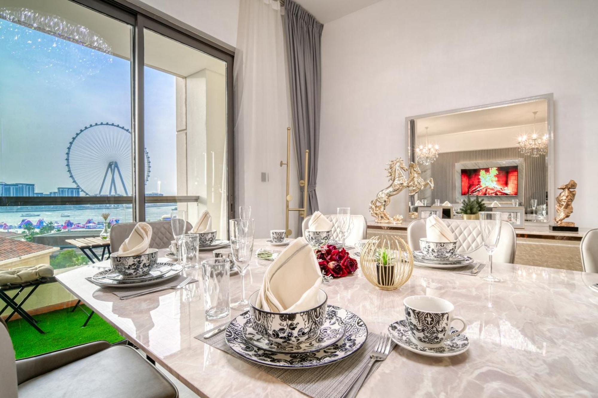 The Jbr Grand Luxury Sea View 4 Bedroom Apartment