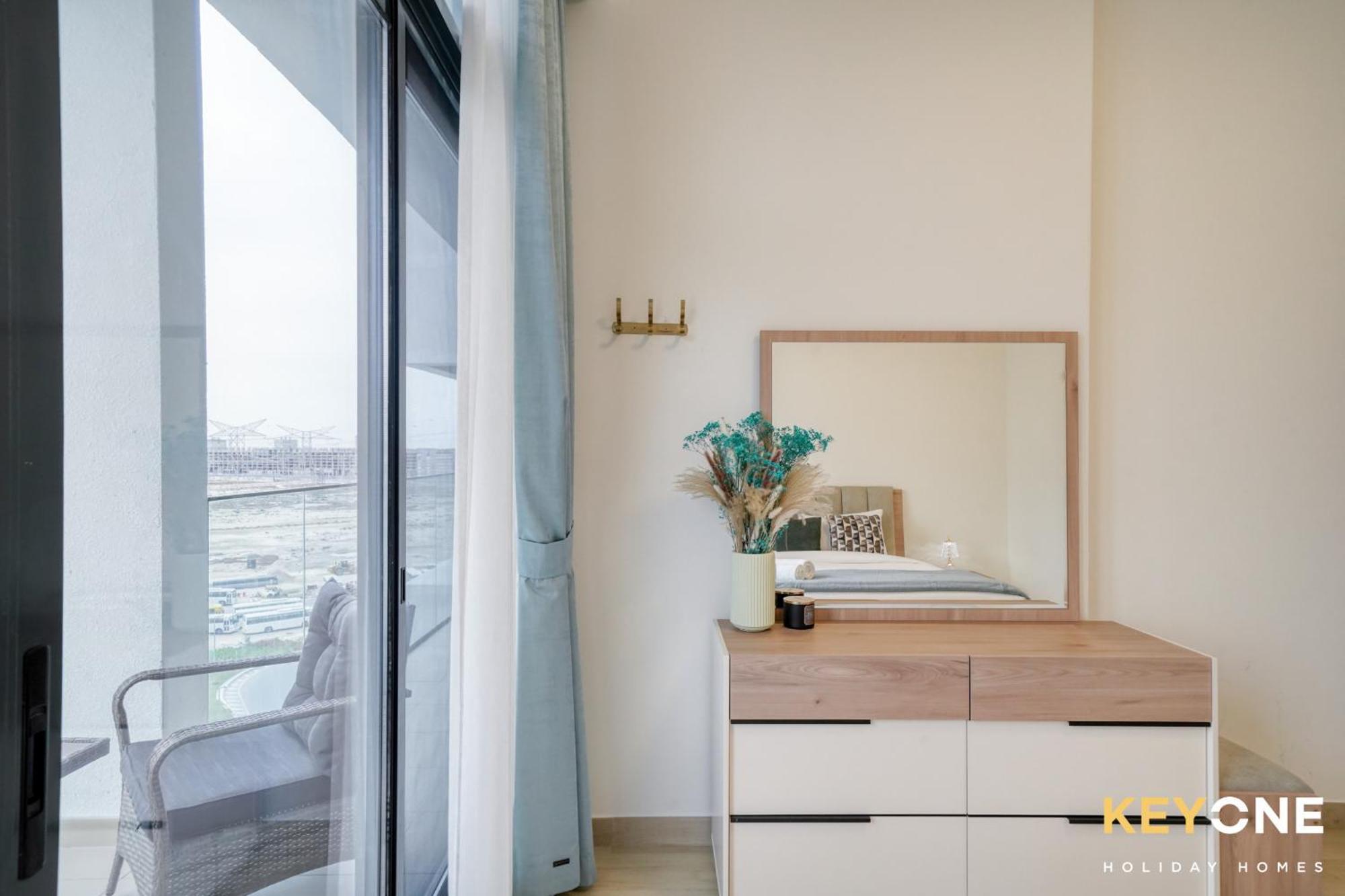 Exquisite Living In Riviera One Bedroom Apartment *