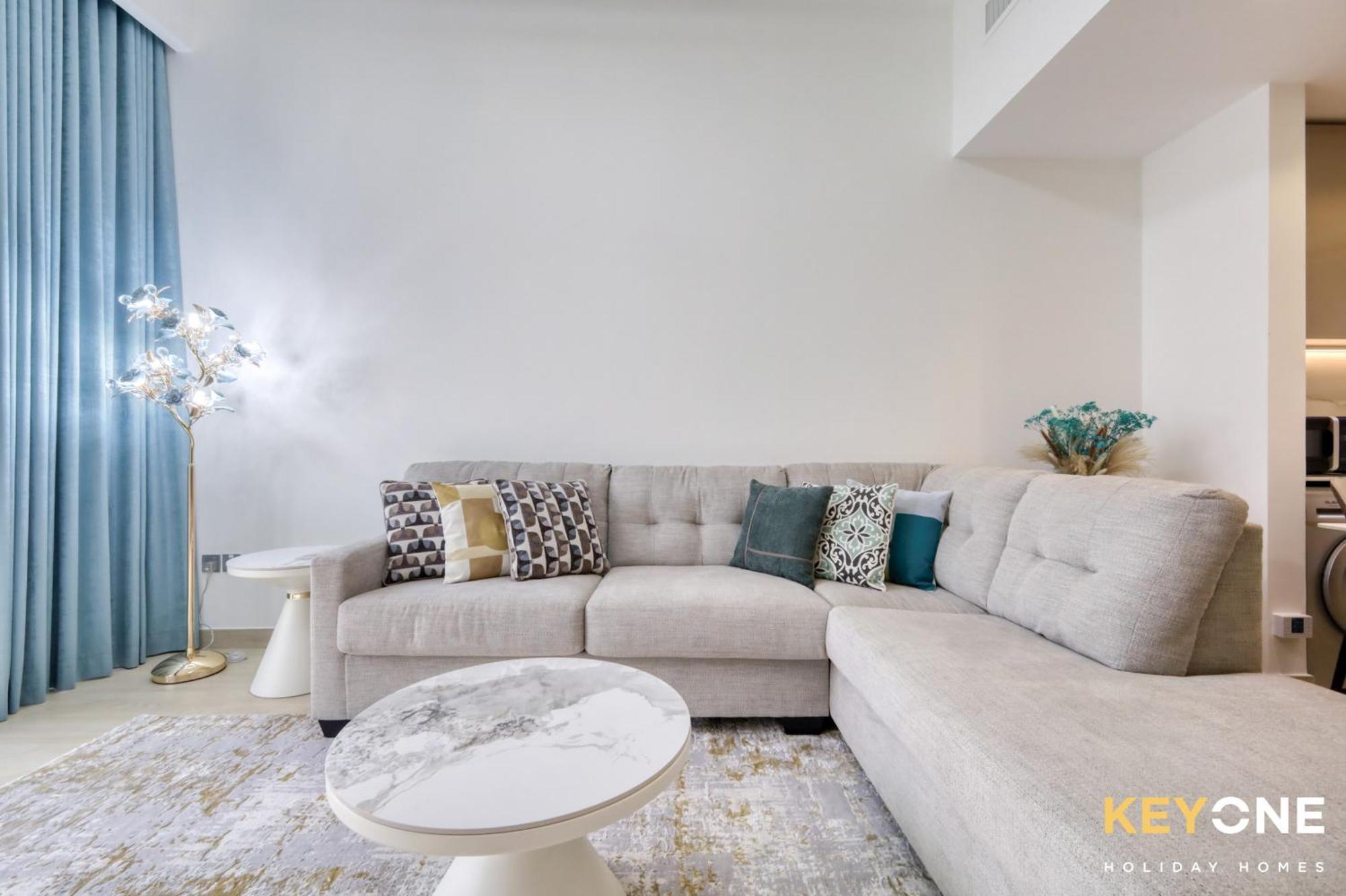 Exquisite Living In Riviera One Bedroom *