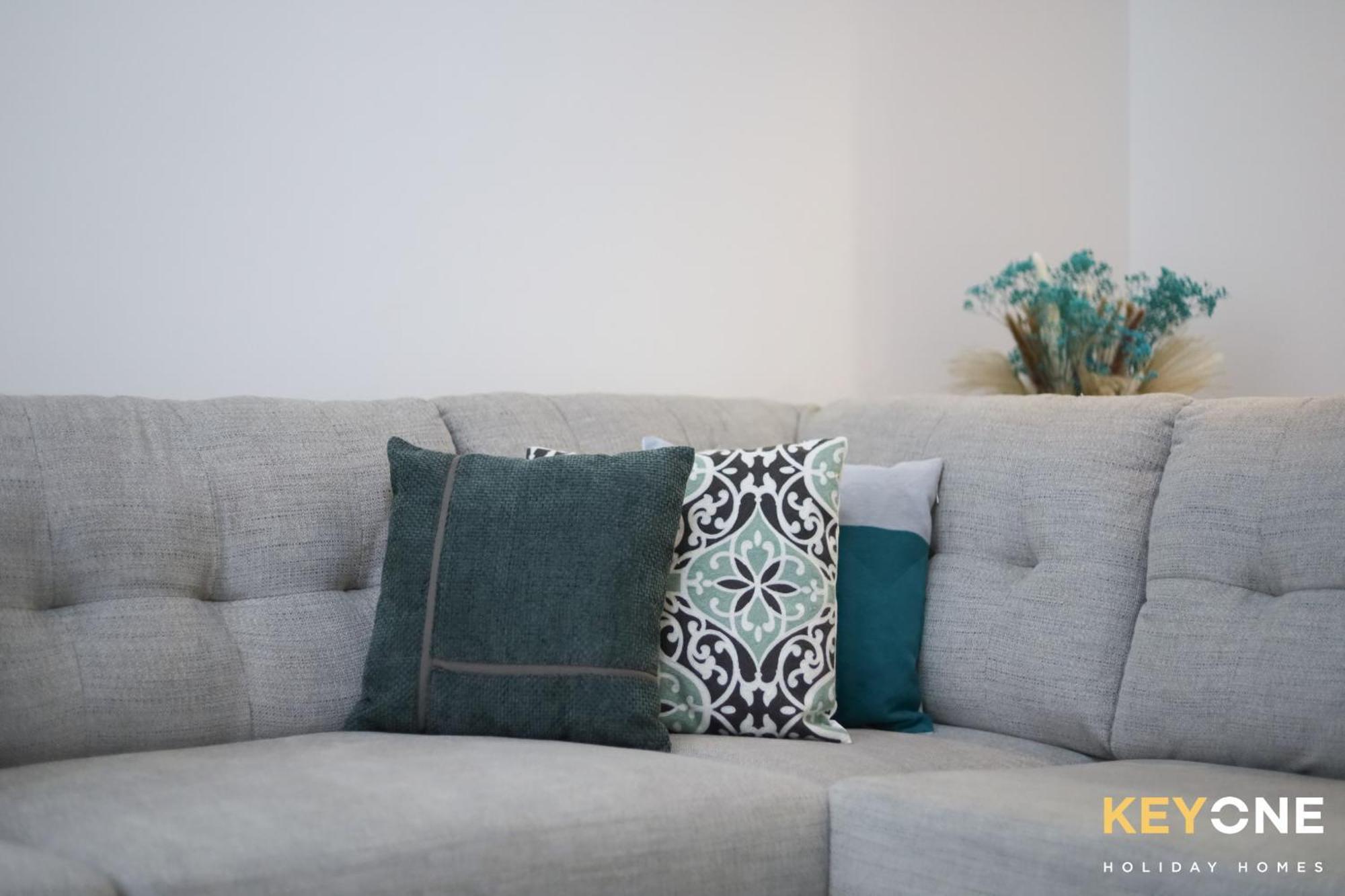 Exquisite Living In Riviera One Bedroom Apartment