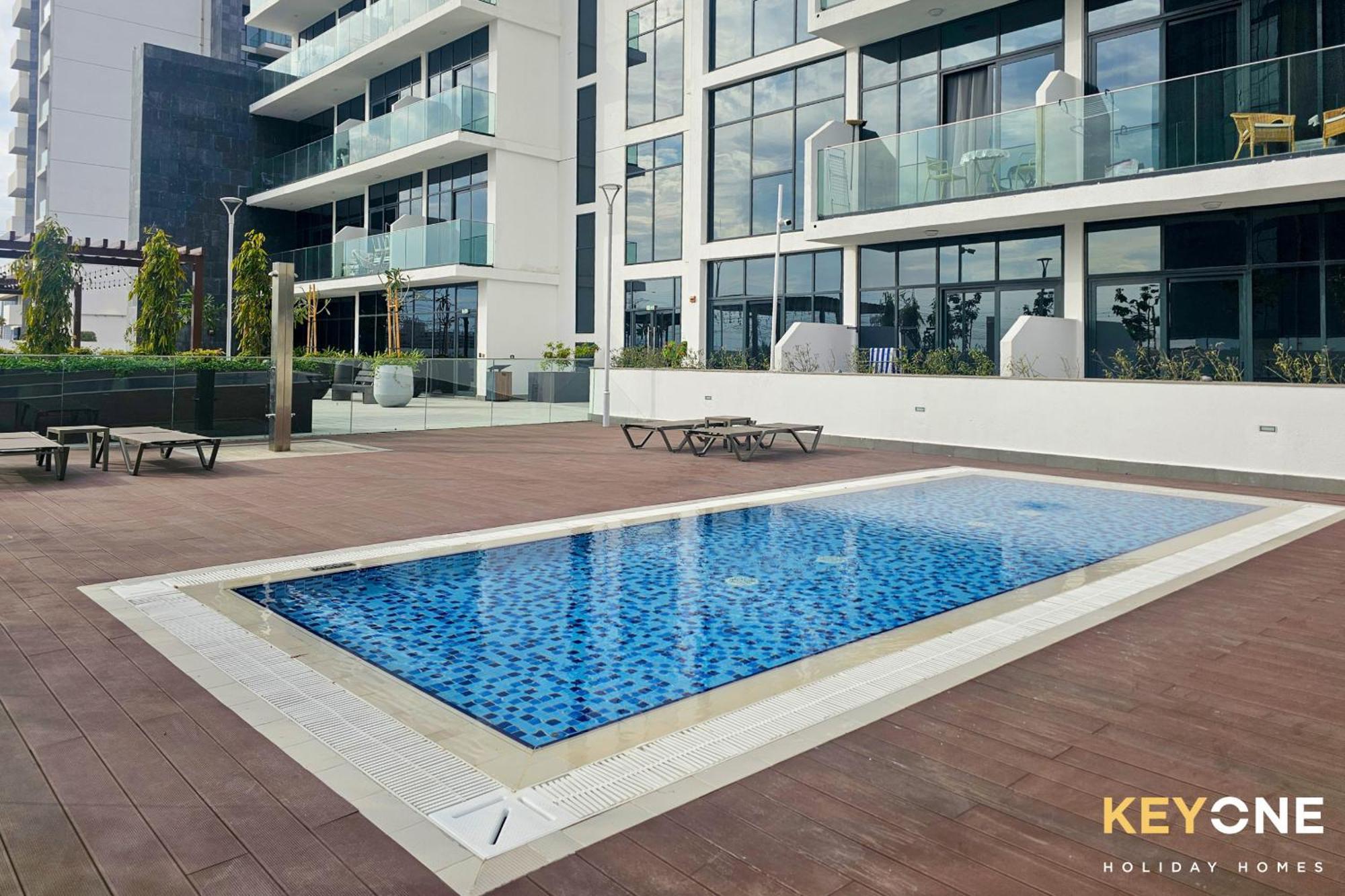 Exquisite Living In Riviera One Bedroom