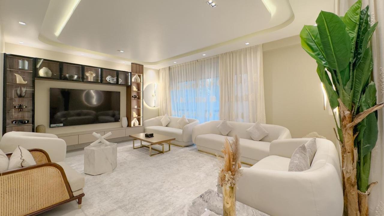 Apartment Usmans 4 Bedroom On D By Sls *