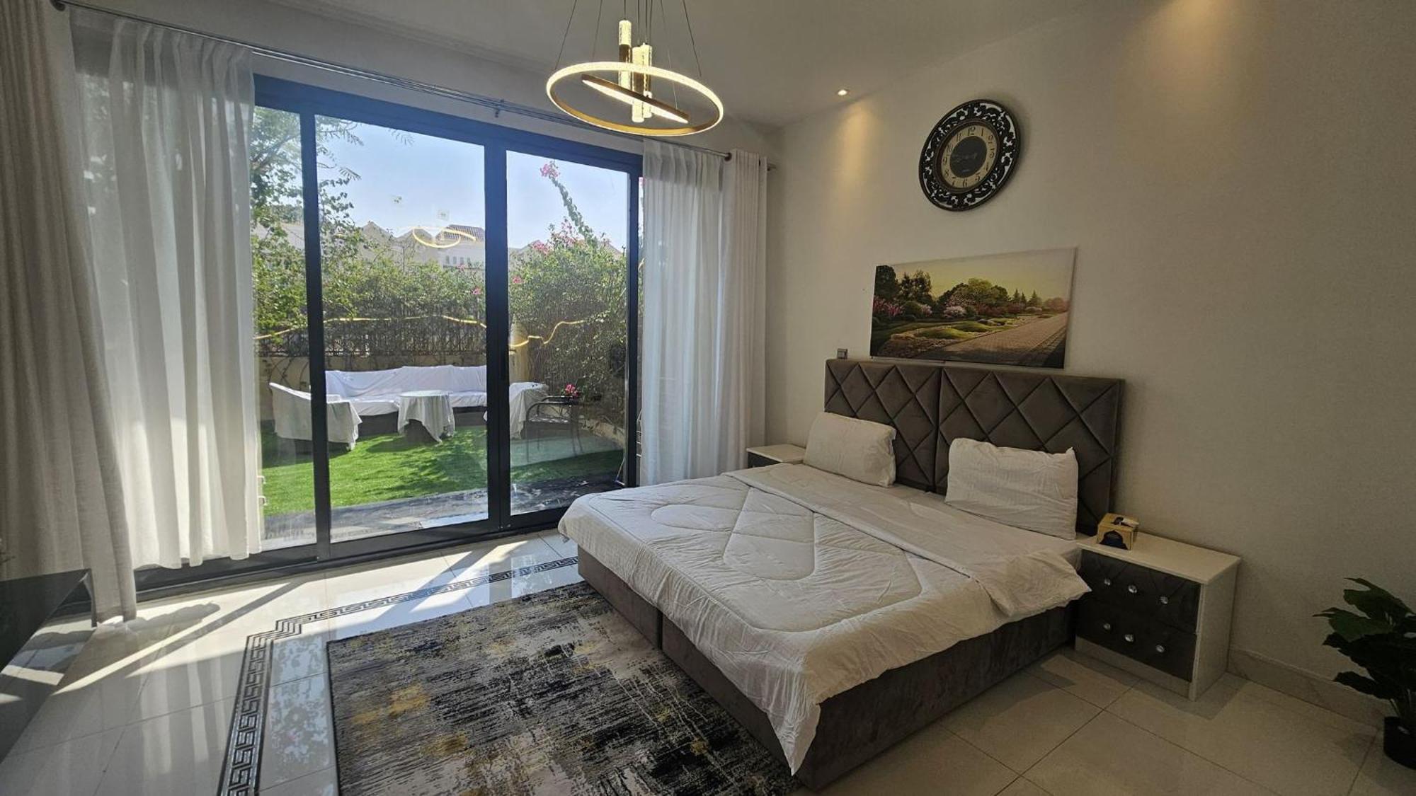 Villa Spacious 3bhk Townhouse In *