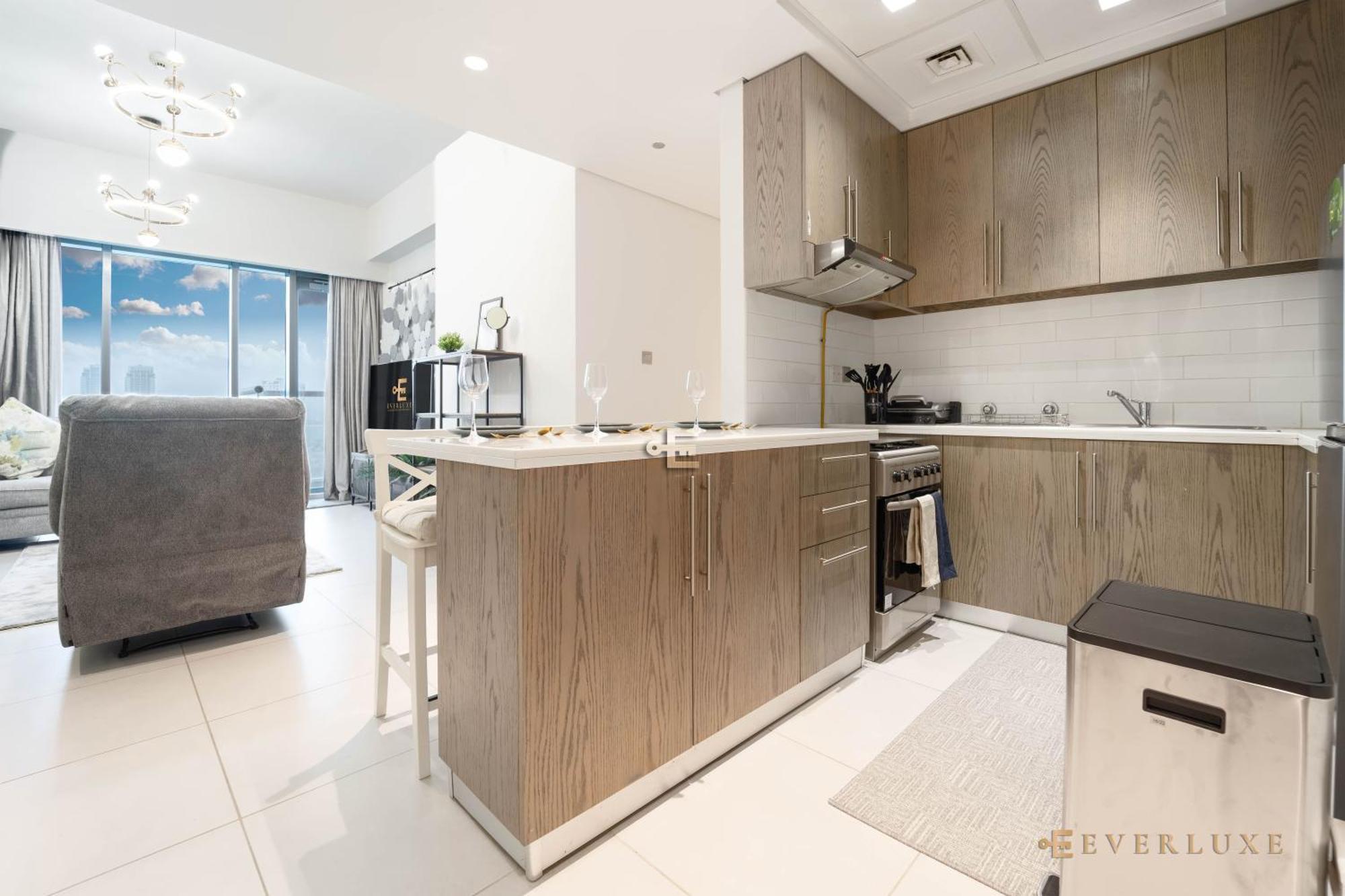 Beautiful 2 Bedroom Montrose * Dubai