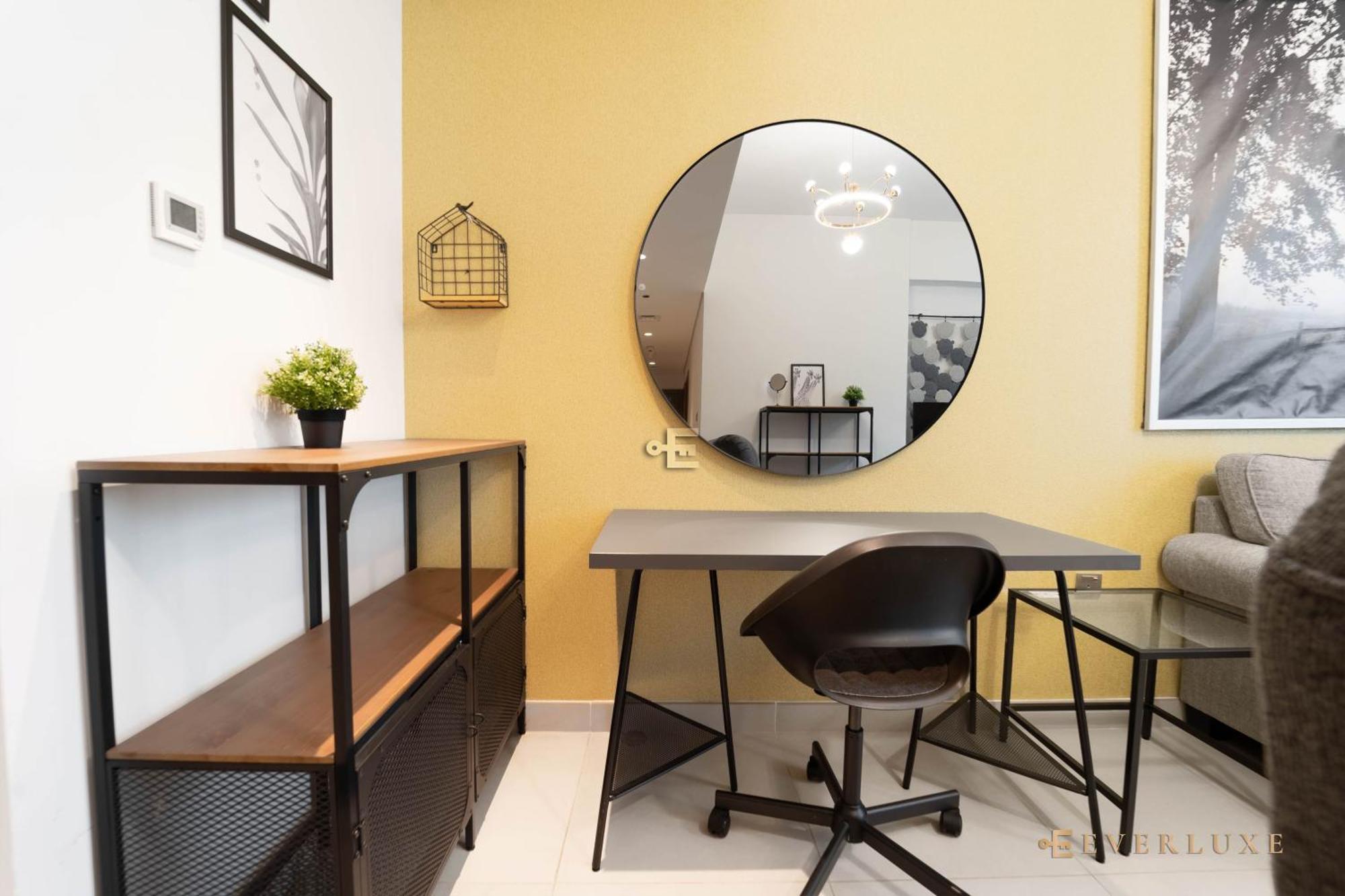 Beautiful 2 Bedroom Montrose Apartment