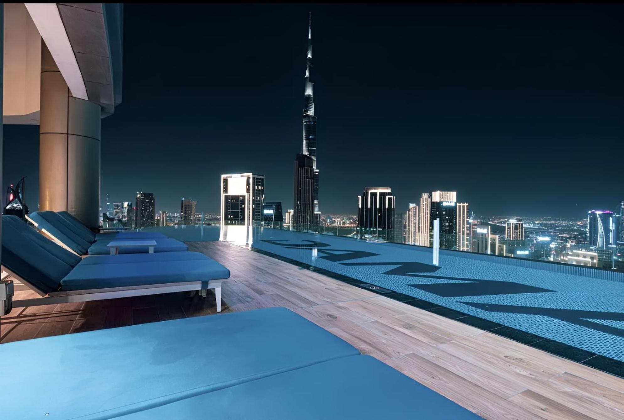 Burj Khalifa Downtown Views *