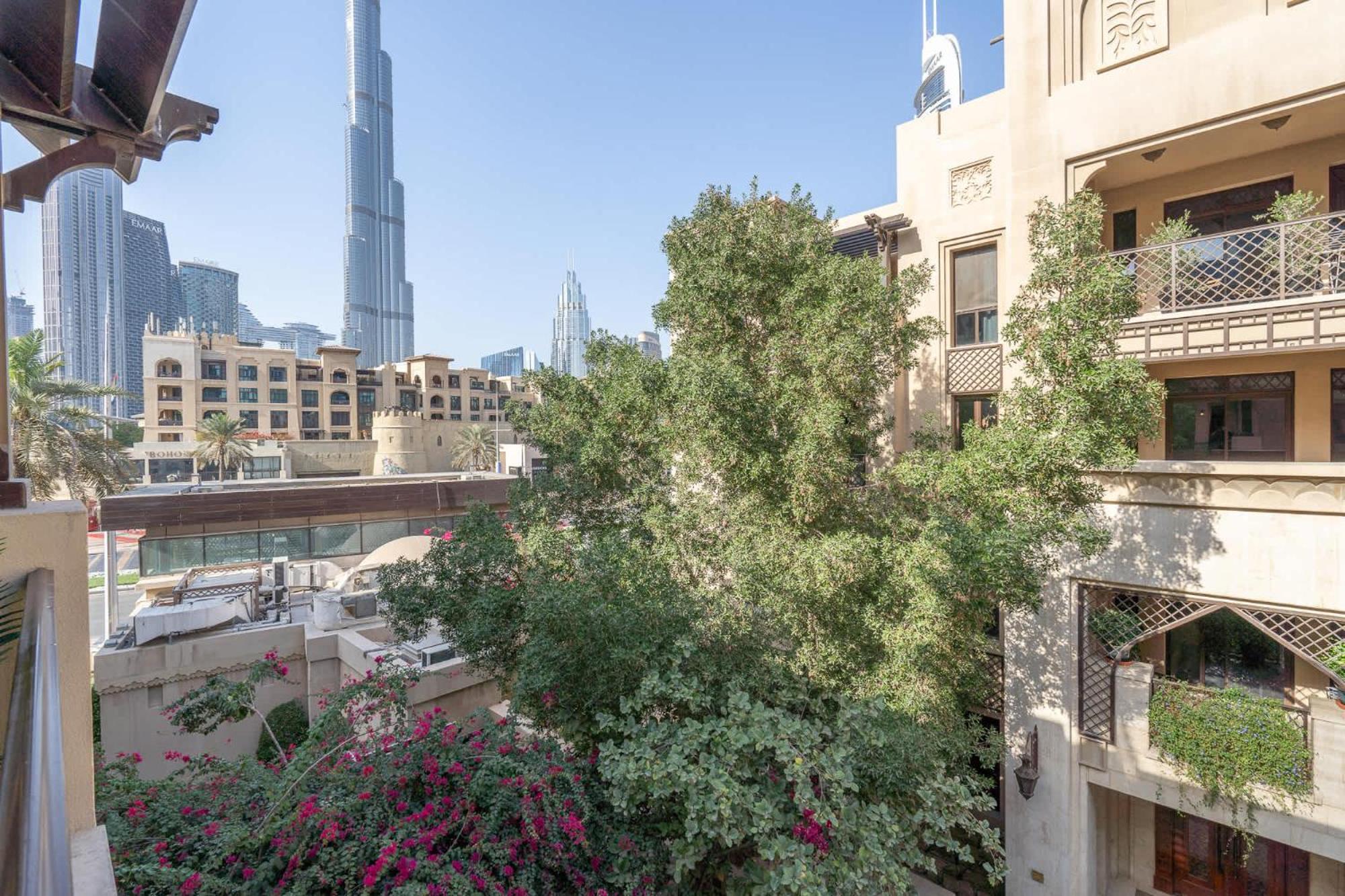 Luxury Living In The Heart Of - Next To Mall And Fountains - Stunning Full Burj Khalifa View Apartment Dubai