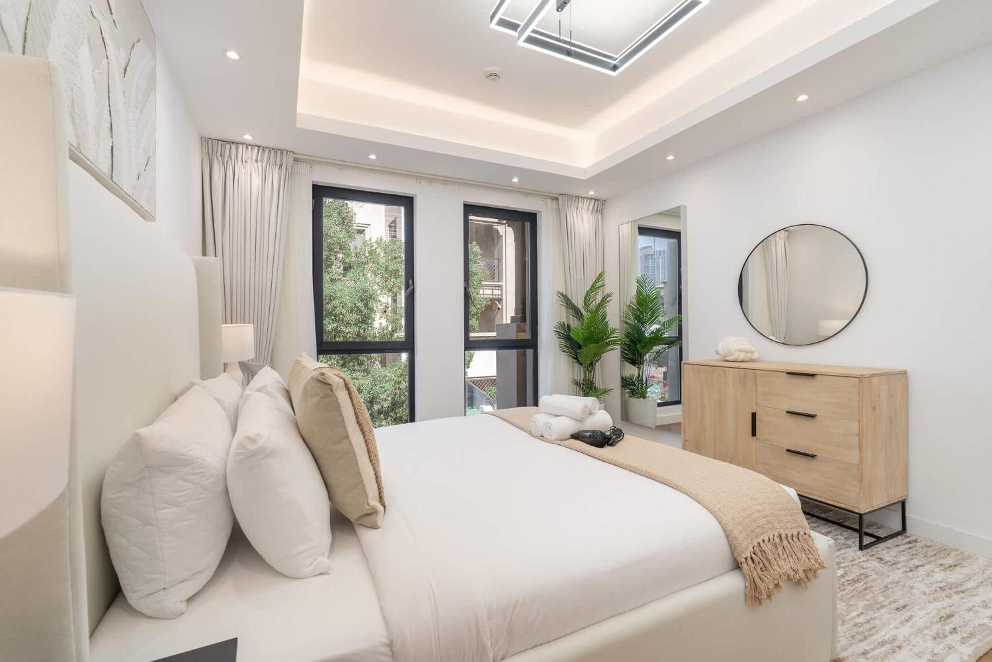 Luxury Living In The Heart Of - Next To Mall And Fountains - Stunning Full Burj Khalifa View Apartment