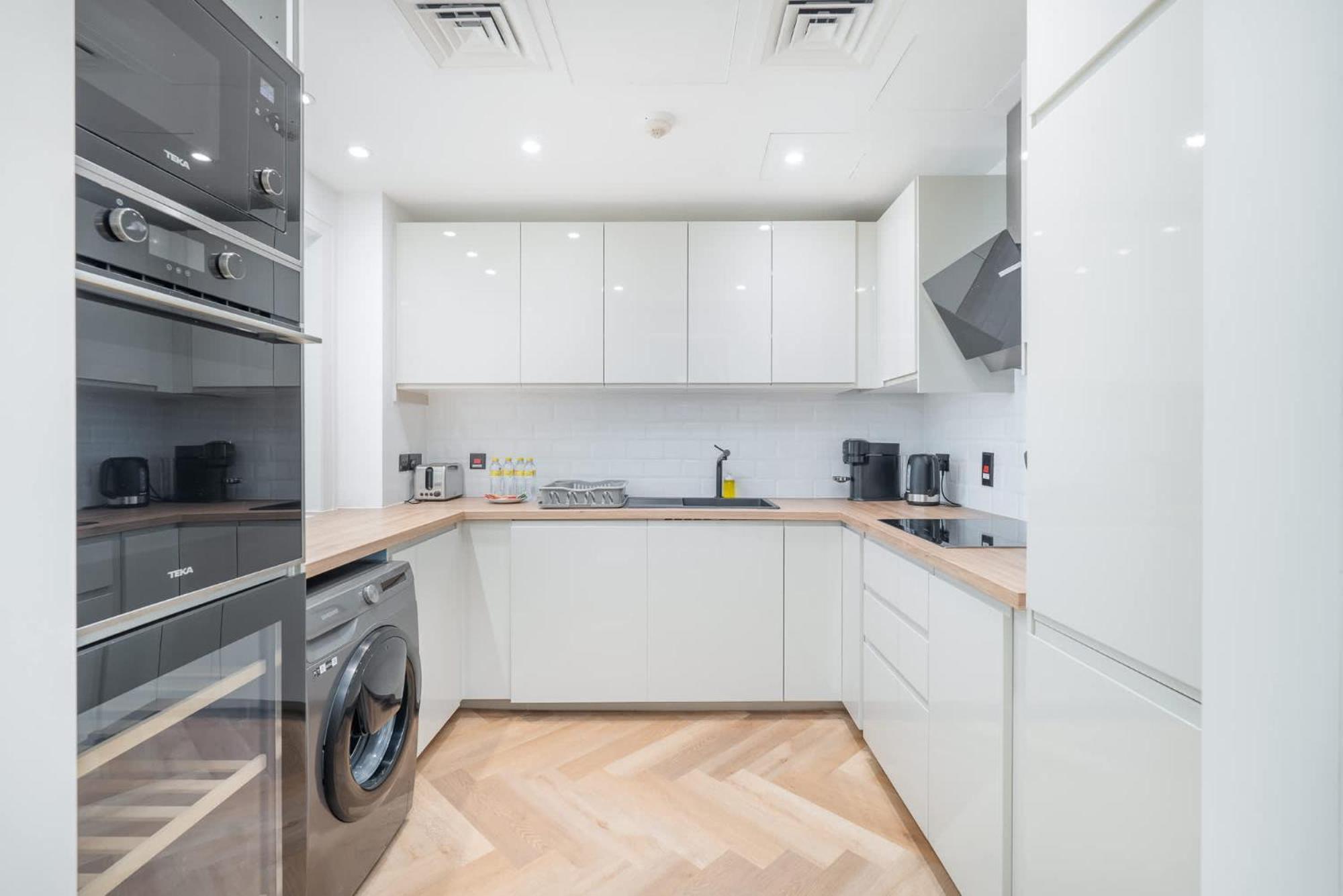 Luxury Living In The Heart Of - Next To Mall And Fountains - Stunning Full Burj Khalifa View *