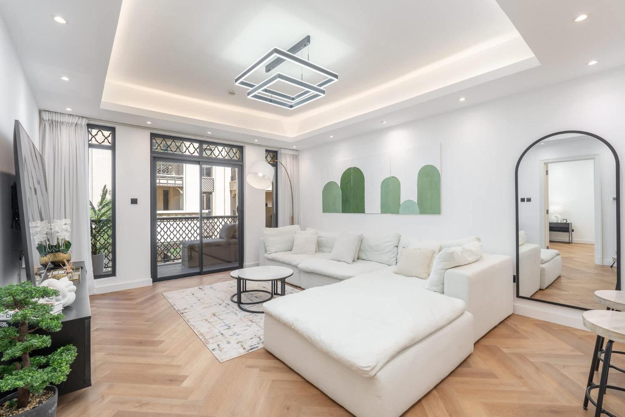 Luxury Living In The Heart Of - Next To Mall And Fountains - Stunning Full Burj Khalifa View Apartment