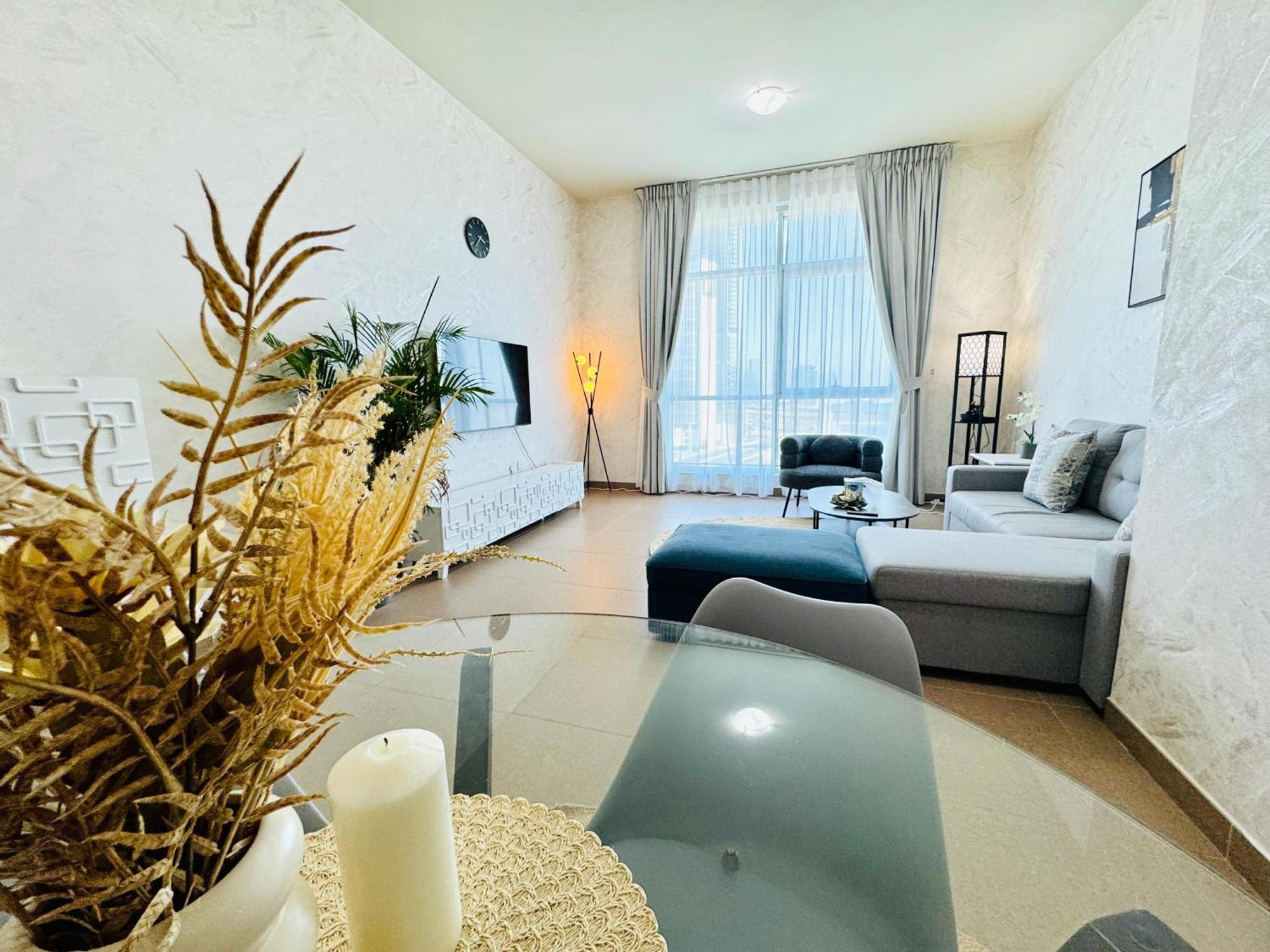 Luxury Hamilton Residency 1bhk Business Bay Marsai Drive Apartment Dubai