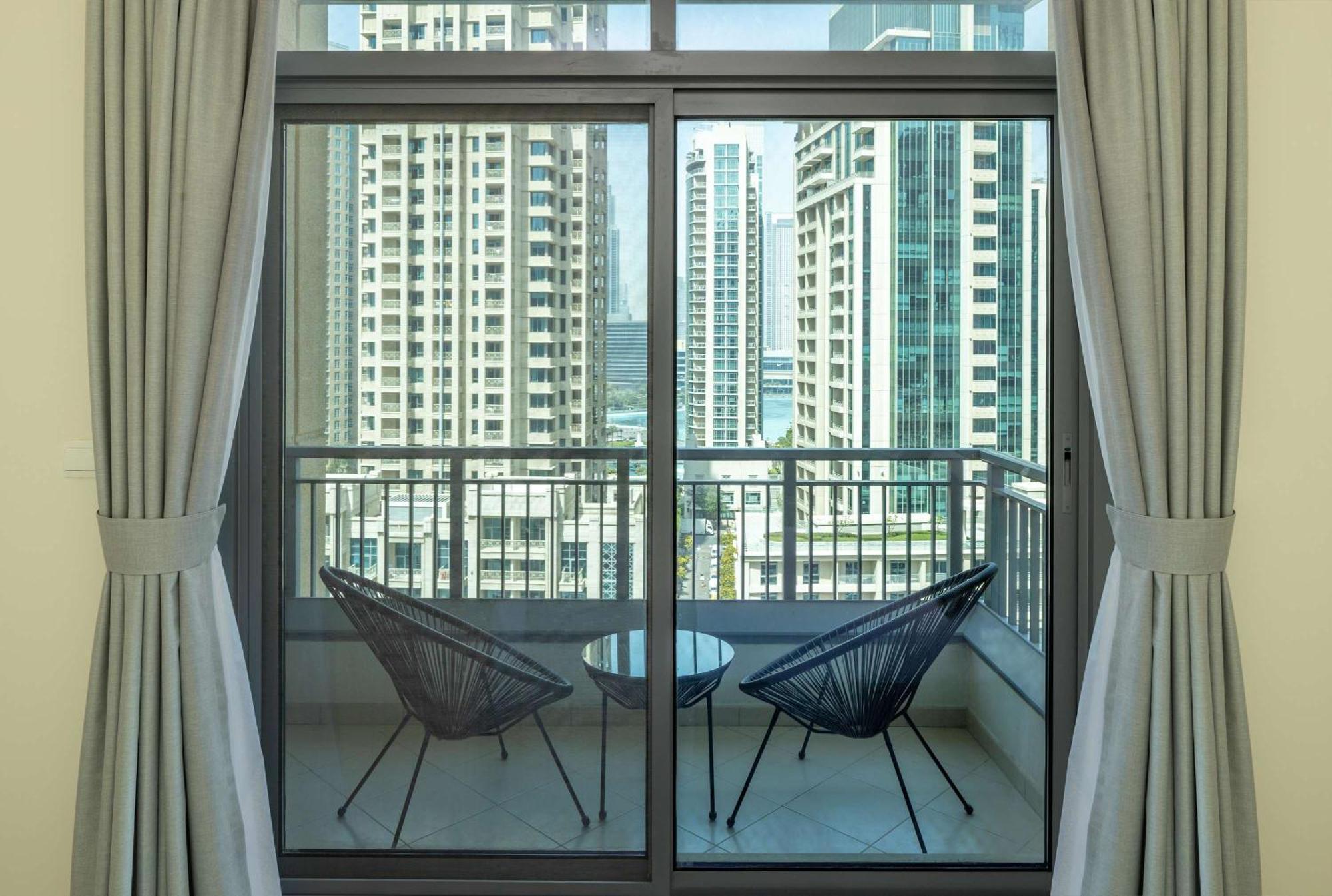 Silkhaus Spacious In Downtown Claren Tower Apartment *