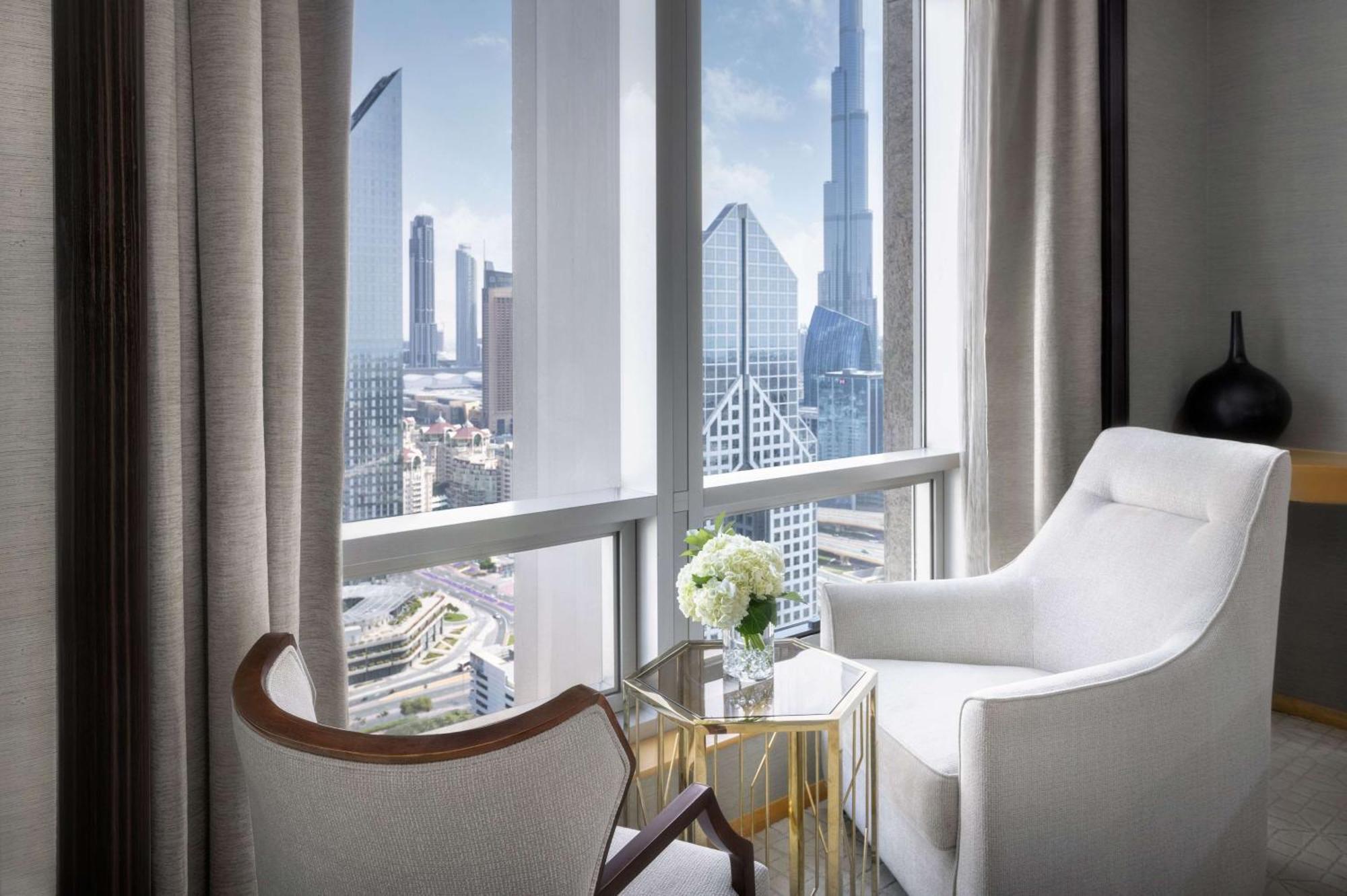 Shangri-la Hotel 5*