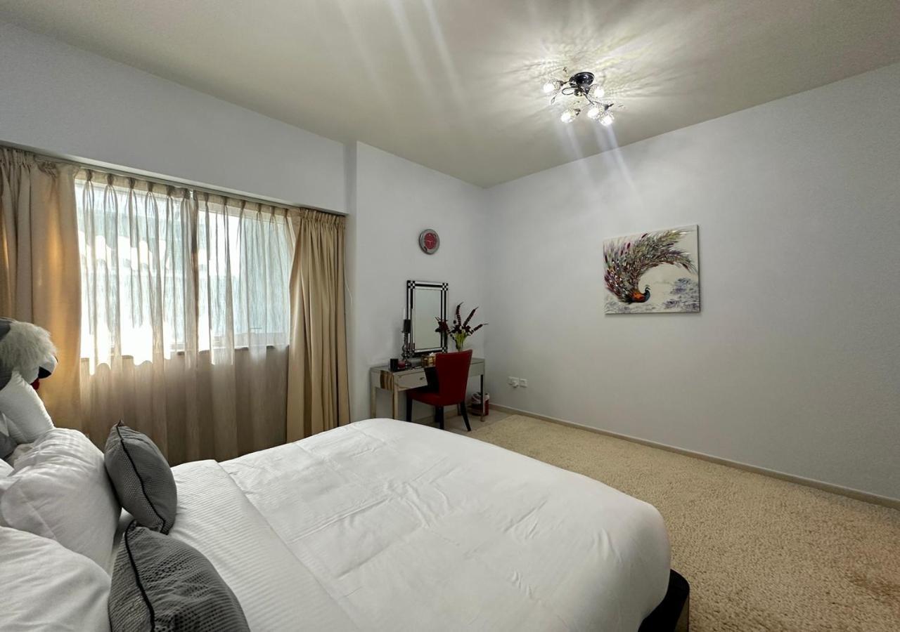 Apartment Stylish 1br In Executive Tower Dubai