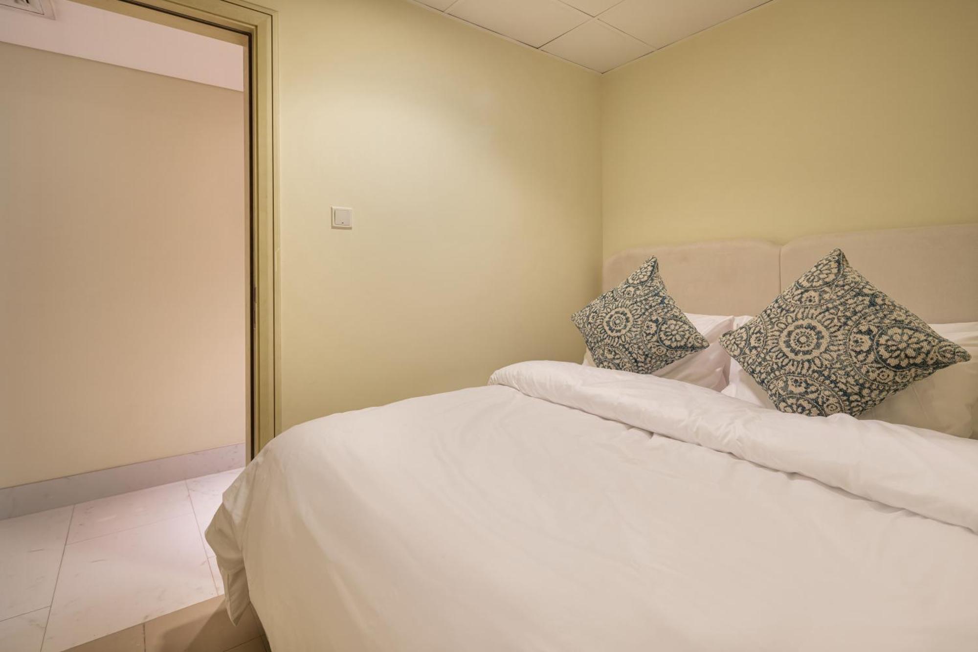 Access 4 Bedroom Jbr Apartment *