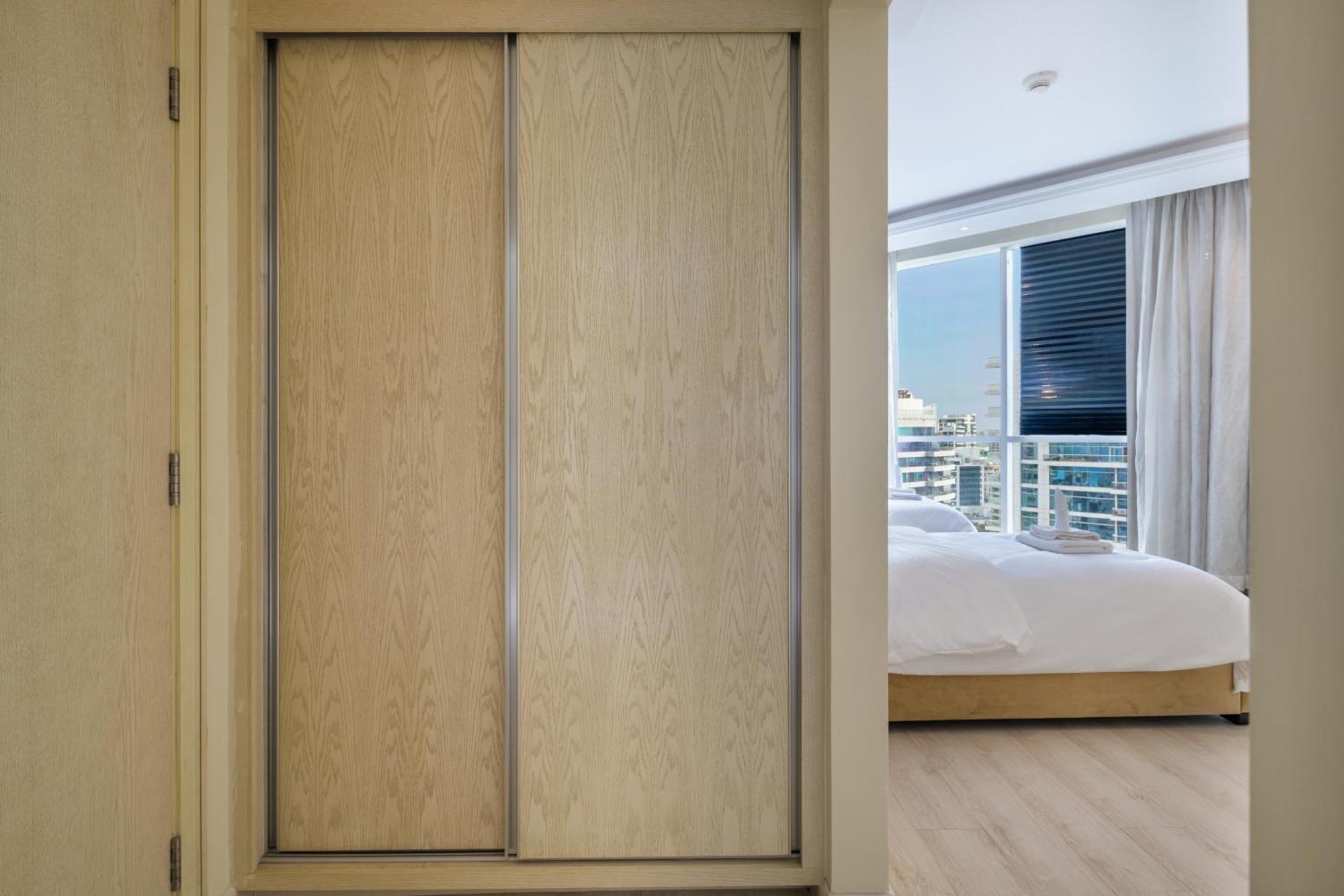Apartment Access 4 Bedroom Jbr Dubai