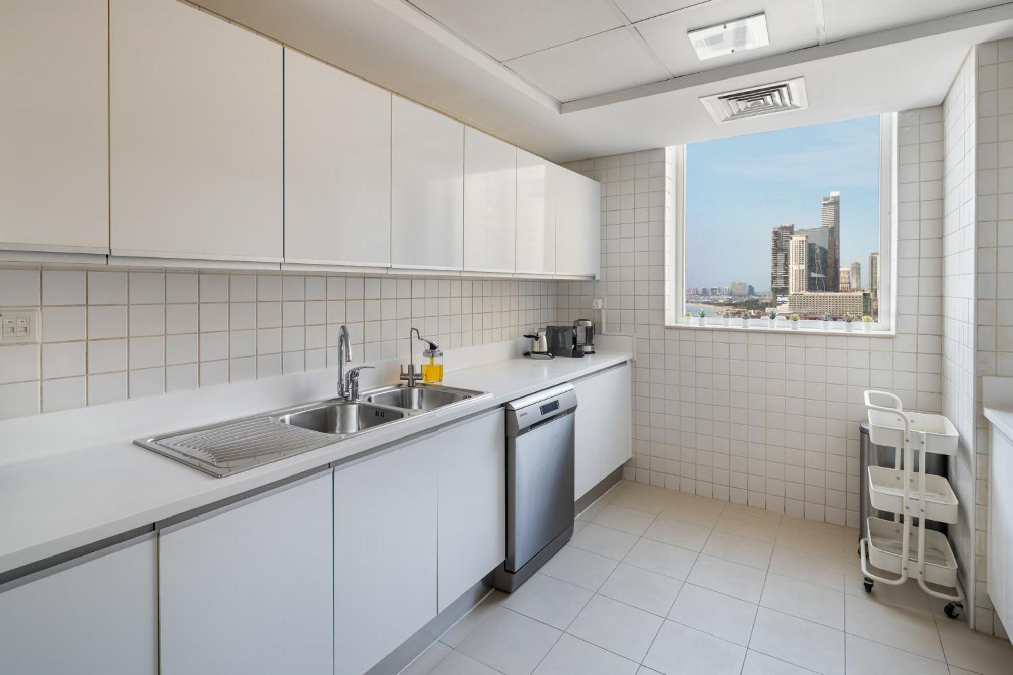 Access 4 Bedroom Jbr