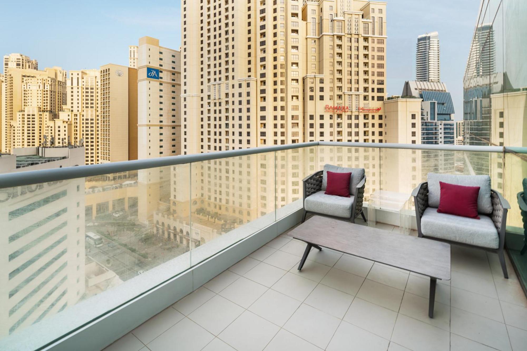Access 4 Bedroom Jbr Apartment Dubai