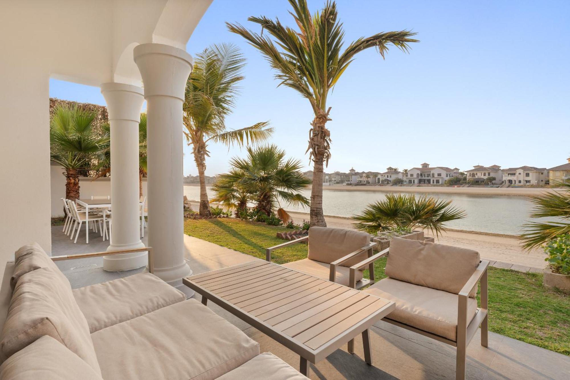 Vayk - Iconic 5 Bedroom On The Palm With Private Pool Holiday home *