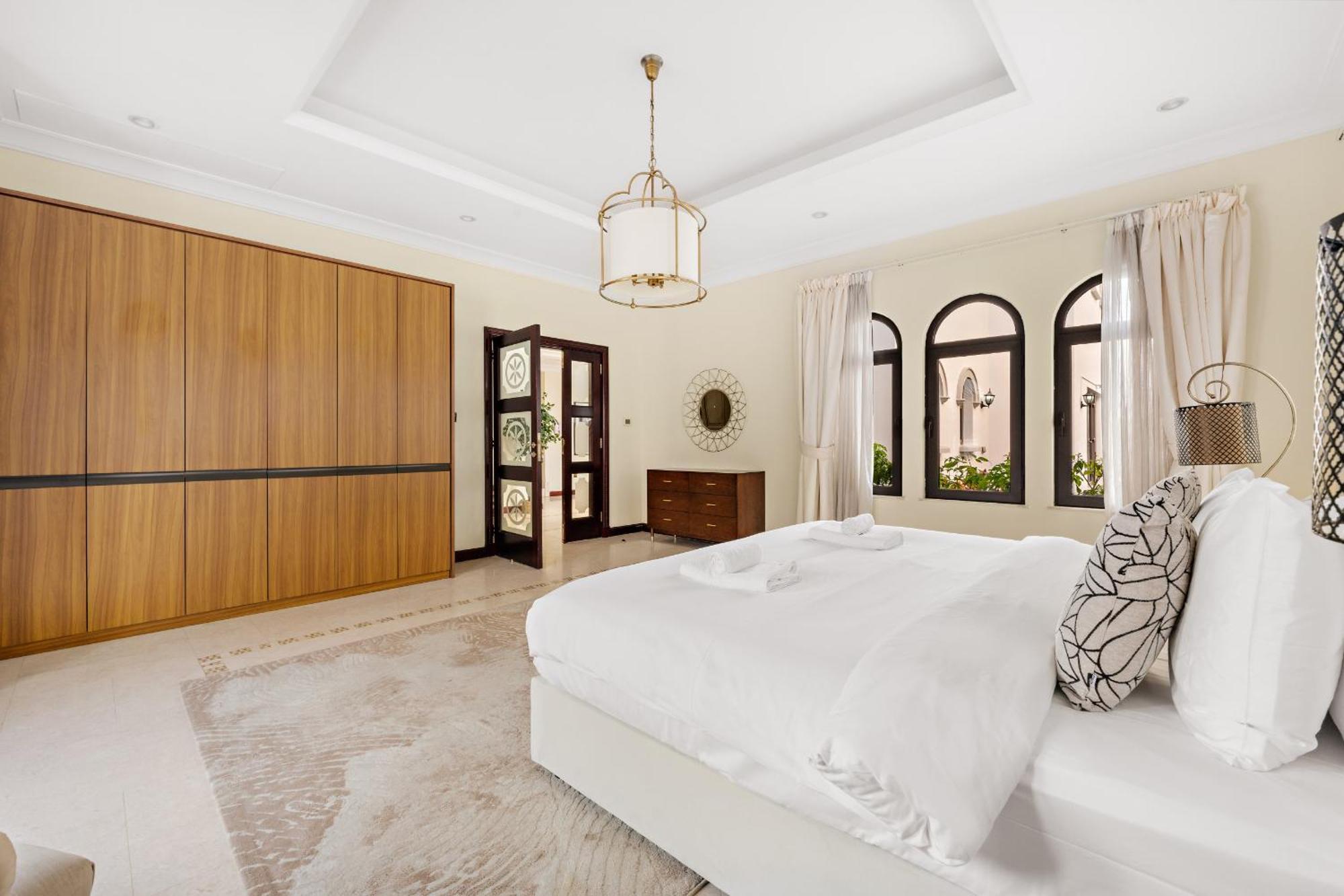 Vayk - Iconic 5 Bedroom On The Palm With Private Pool Holiday home *