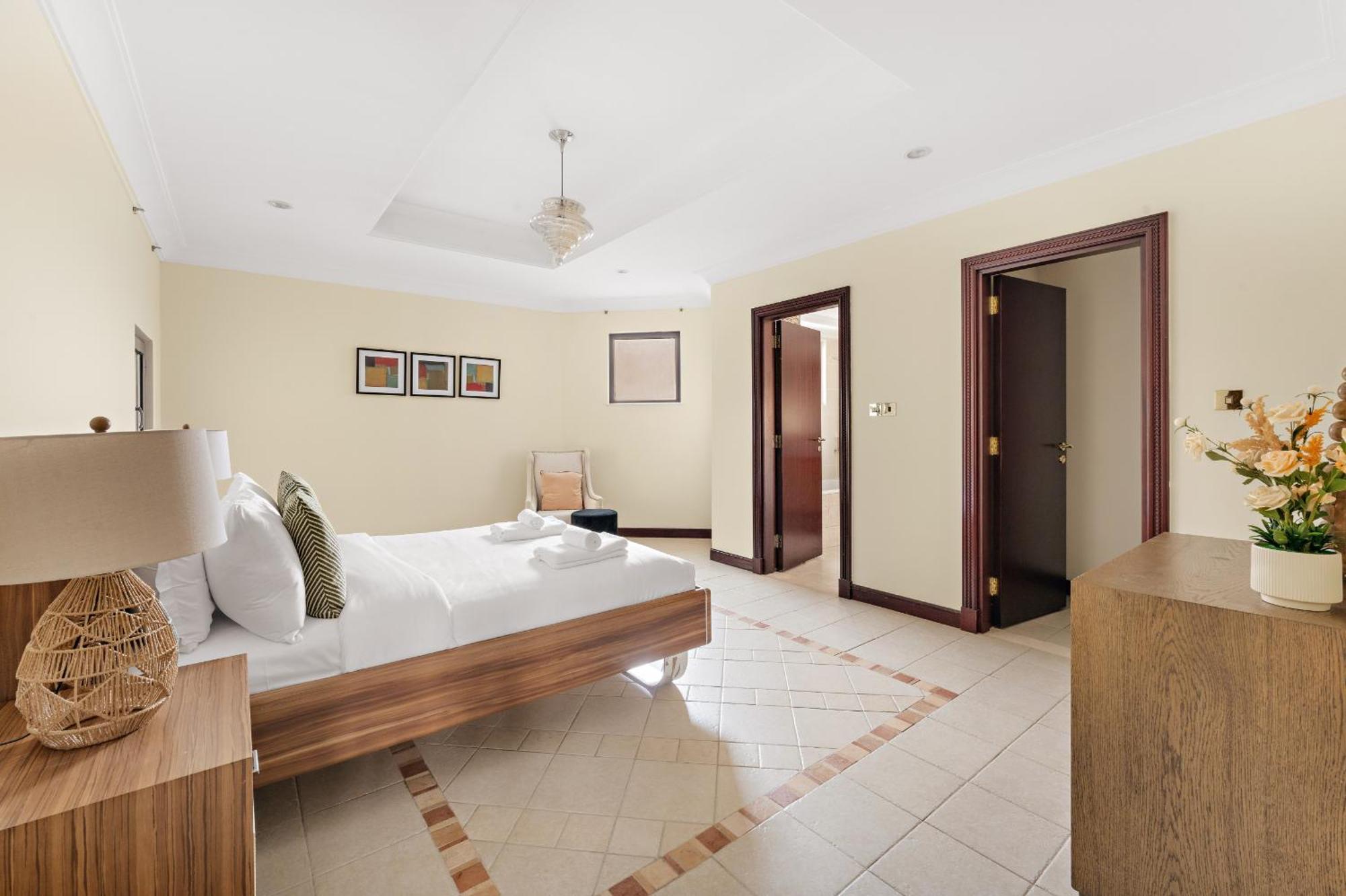 Holiday home Vayk - Iconic 5 Bedroom On The Palm With Private Pool *